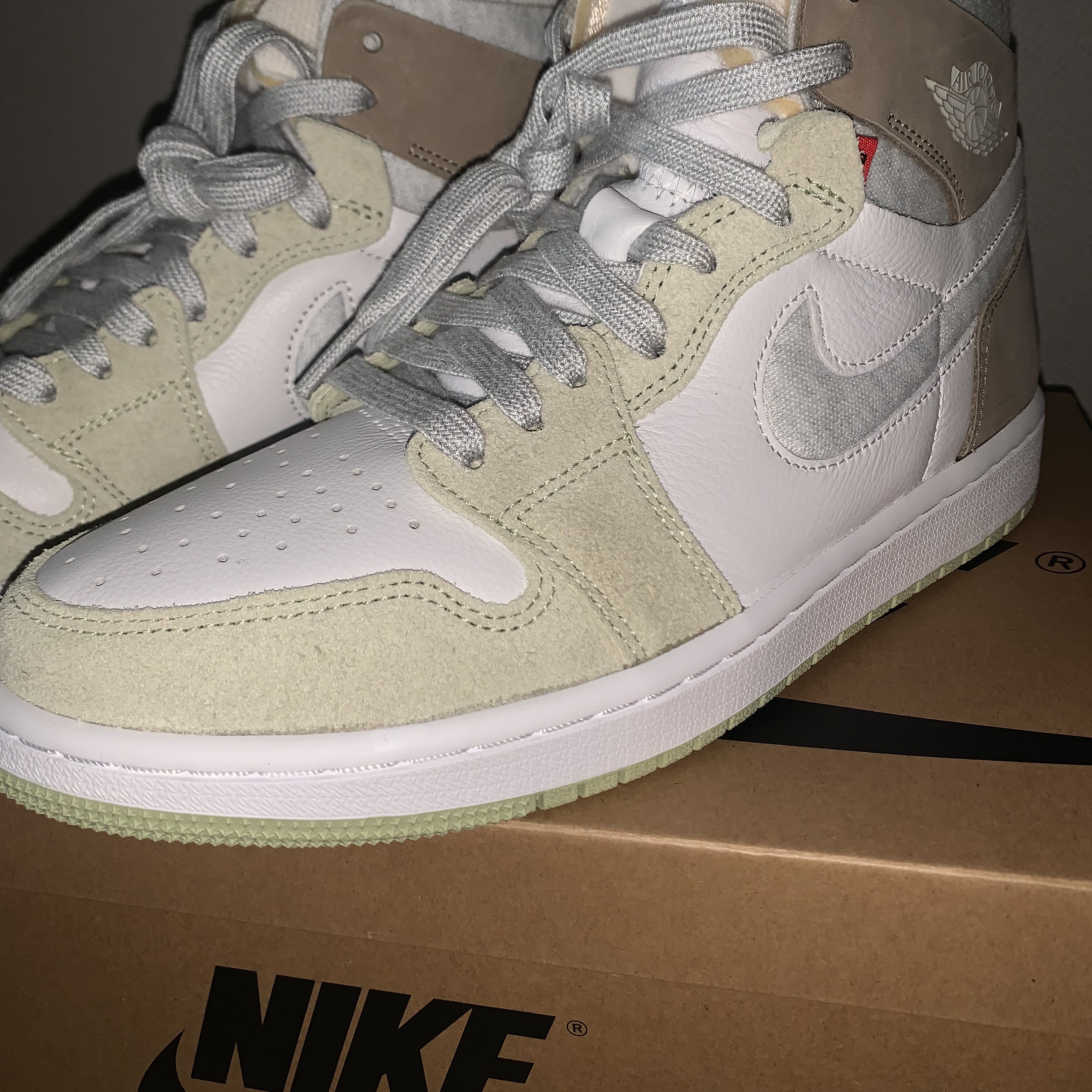 (W) Jordan 1 Zoom Air CMFT Olive Aura 착용 스타일