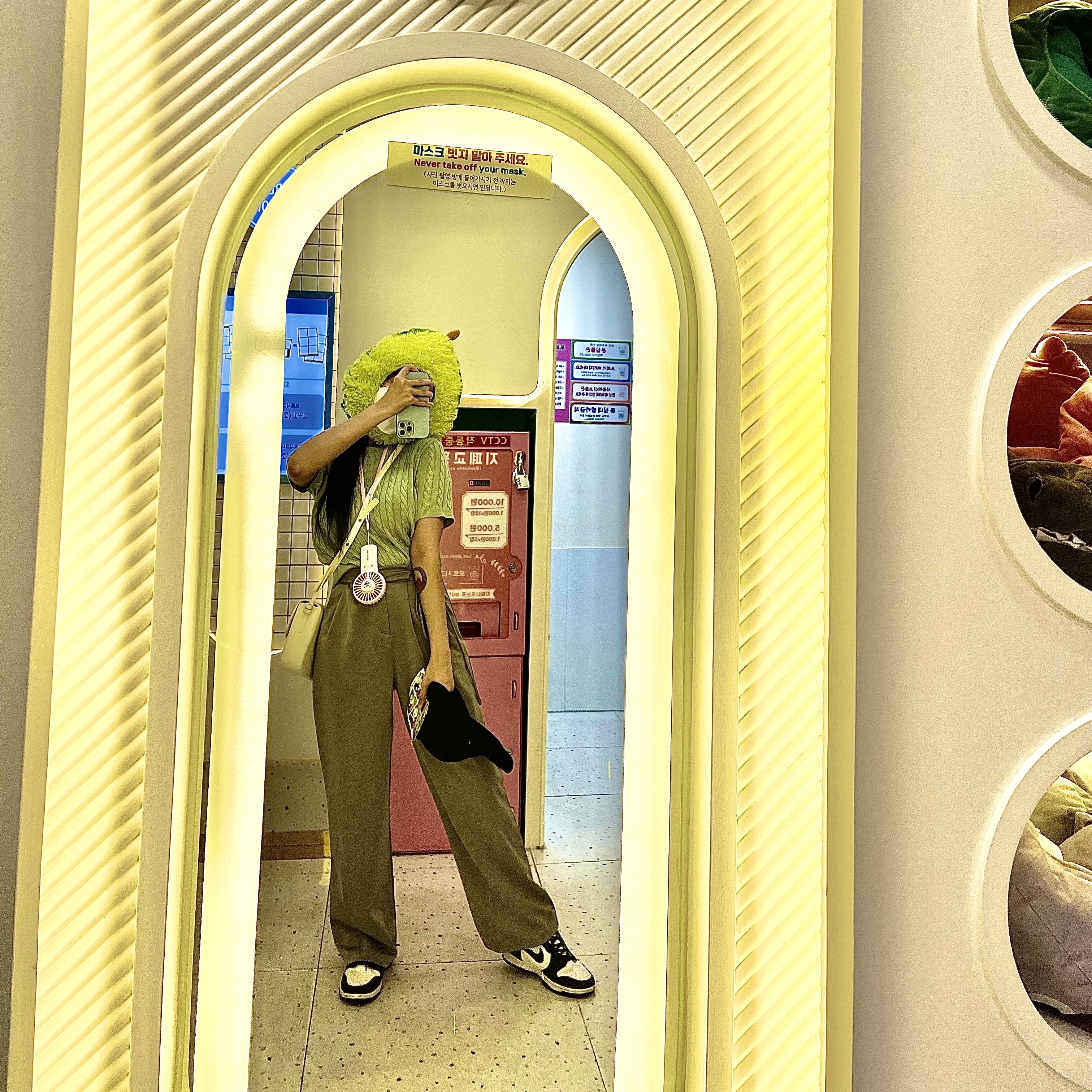 (W) Nike Dunk High Black and White 착용 스타일