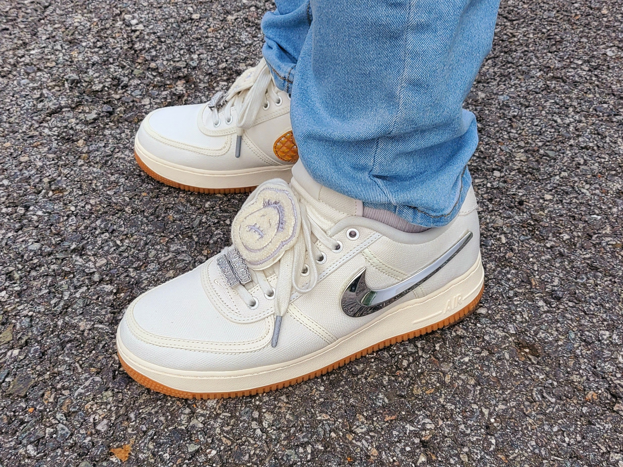 Nike x Travis Scott Air Force 1 Low Sail 착용 스타일 - 2