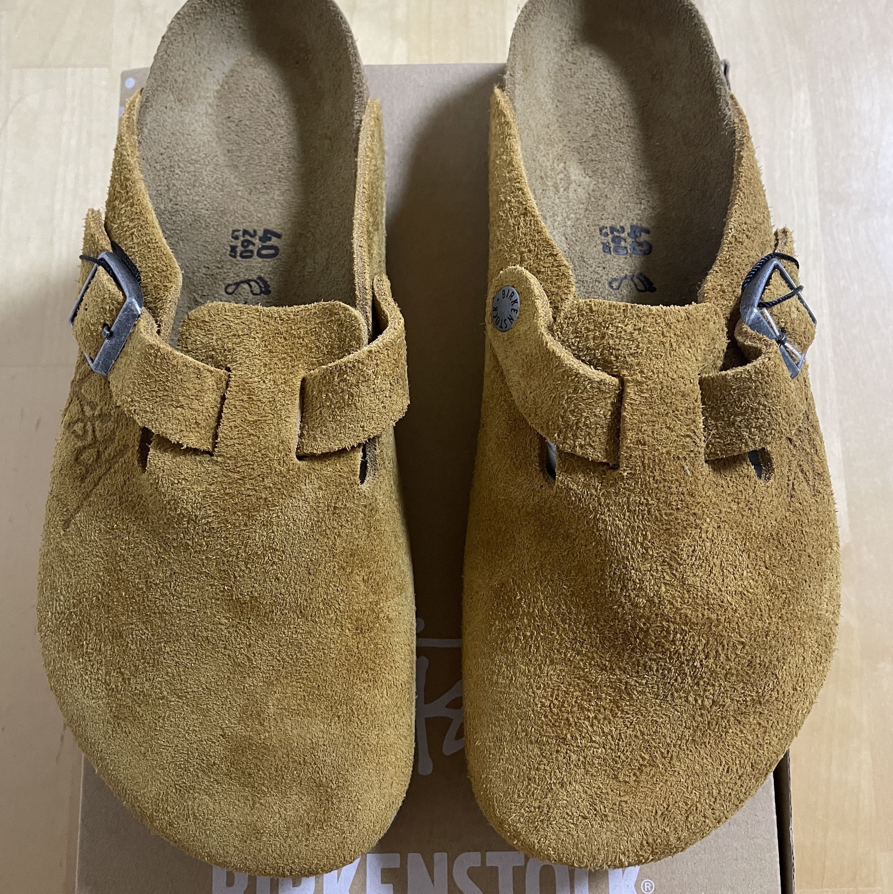 Birkenstock x Stussy Boston Clog Caramel 착용 스타일