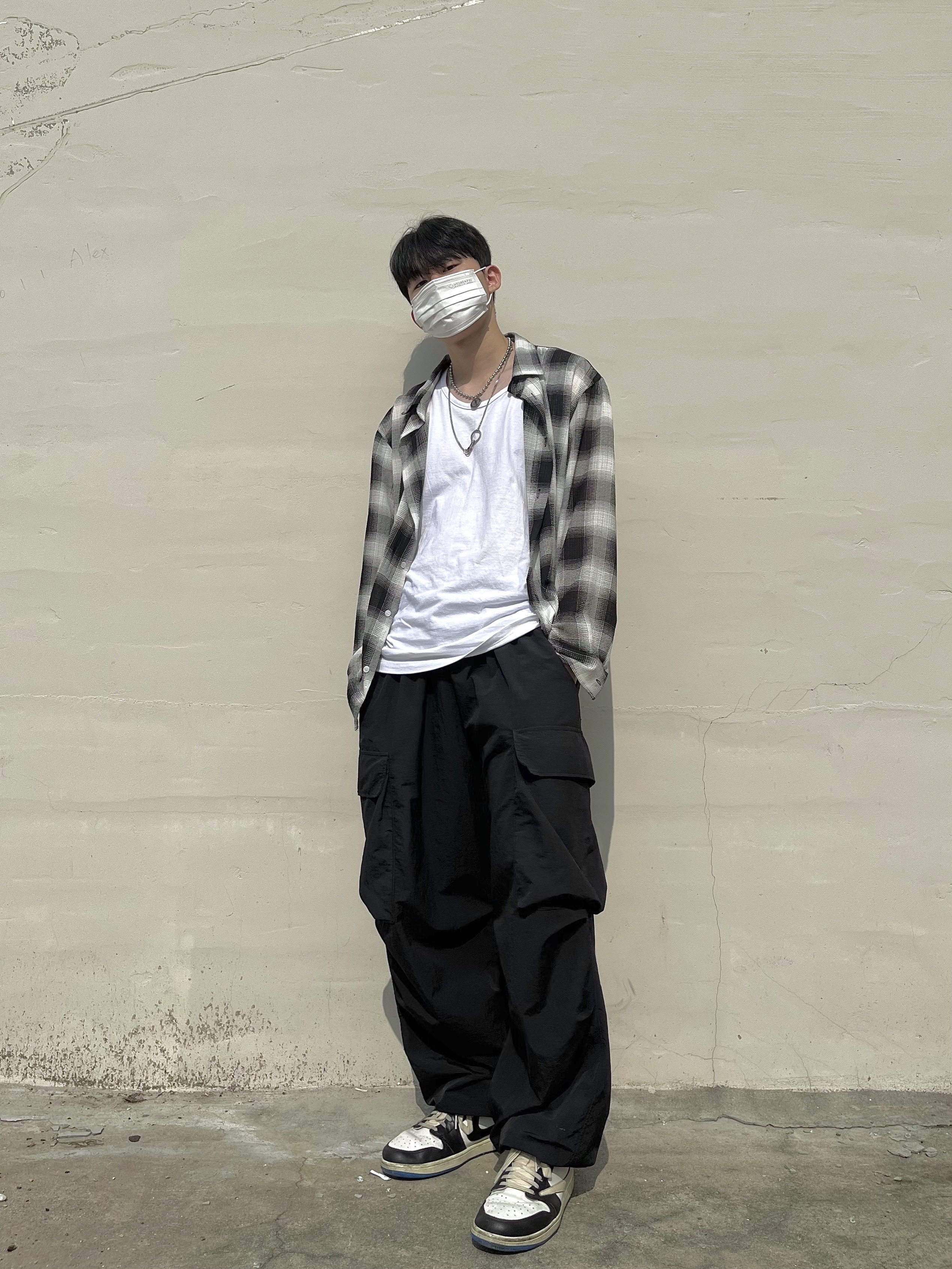Jordan 1 x Travis Scott x Fragment Retro Low OG SP Military Blue 착용 스타일