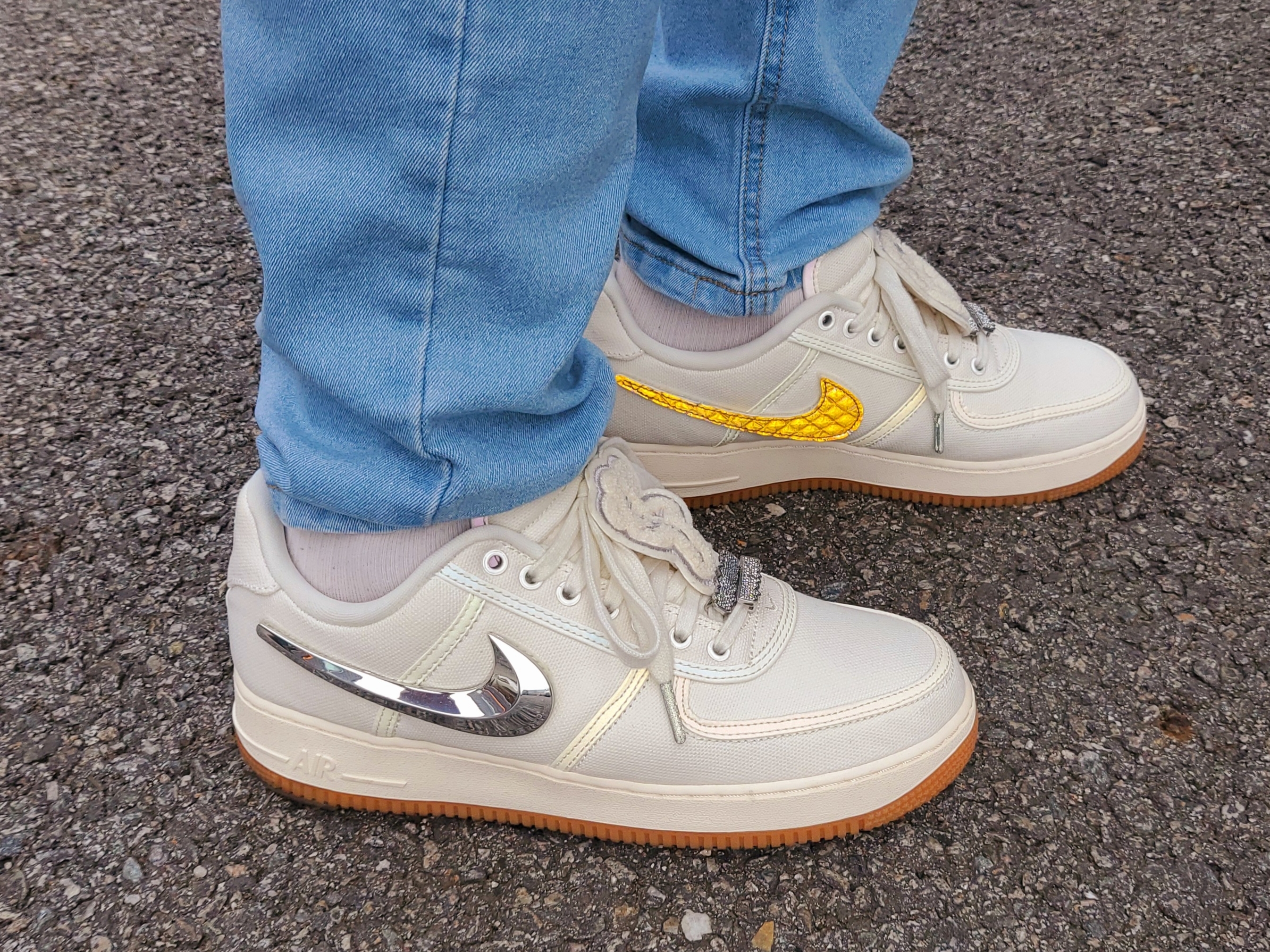 Nike x Travis Scott Air Force 1 Low Sail 착용 스타일 - 1