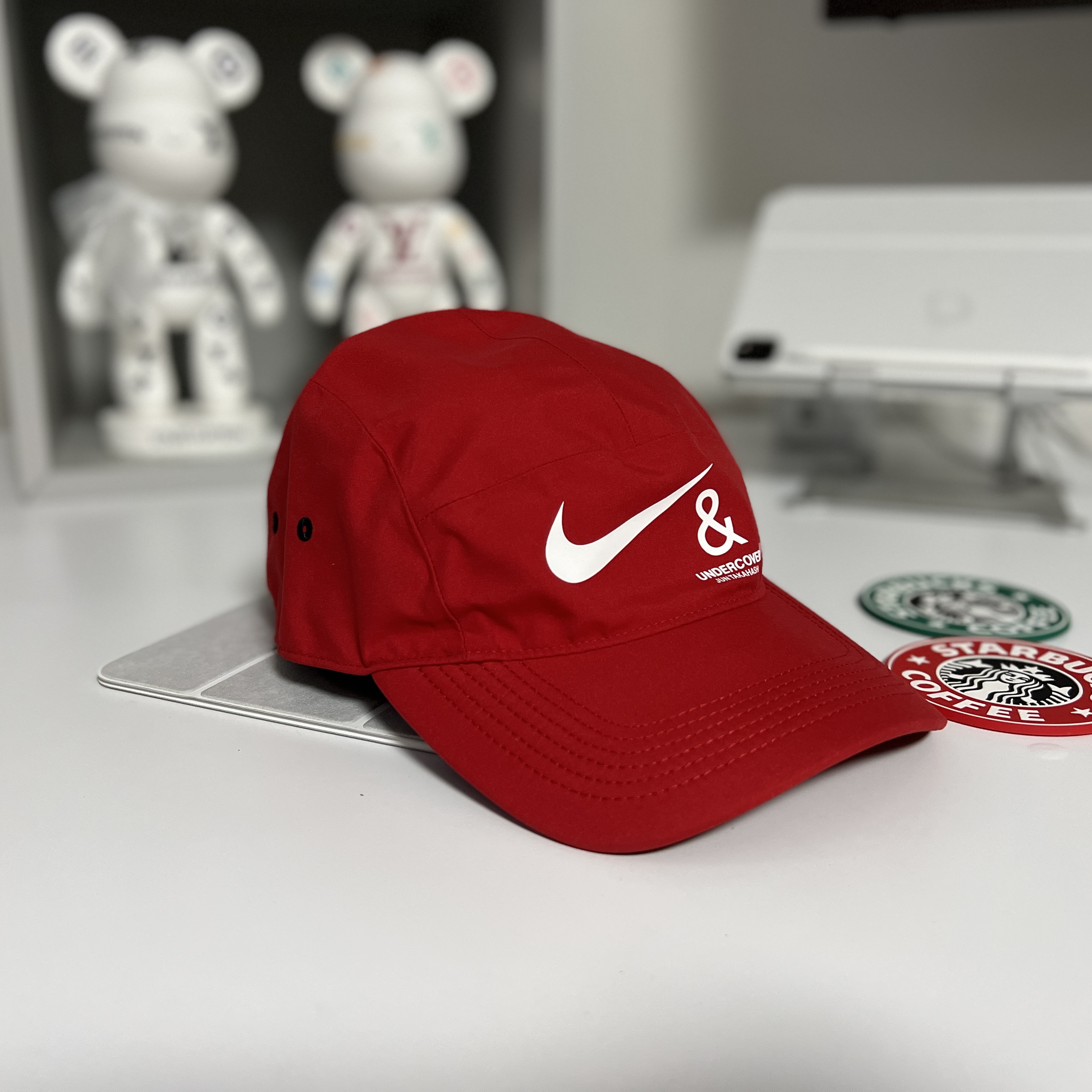 Nike x Undercover NRG AW84 TC Adjustable Cap Red 착용 스타일