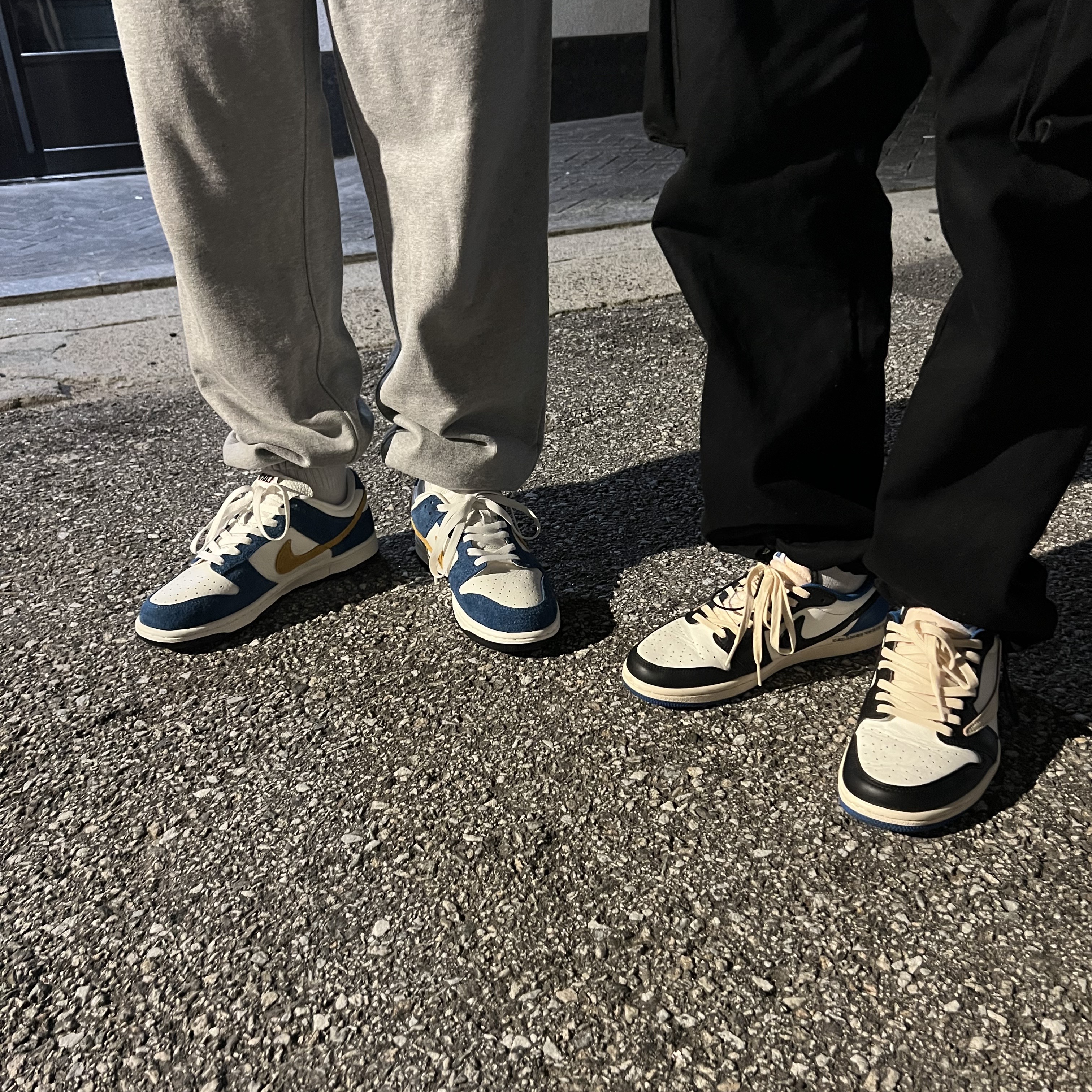 Nike x Kasina Dunk Low 80's Bus, Jordan 1 x Travis Scott x Fragment Retro Low OG SP Military Blue 착용 스타일