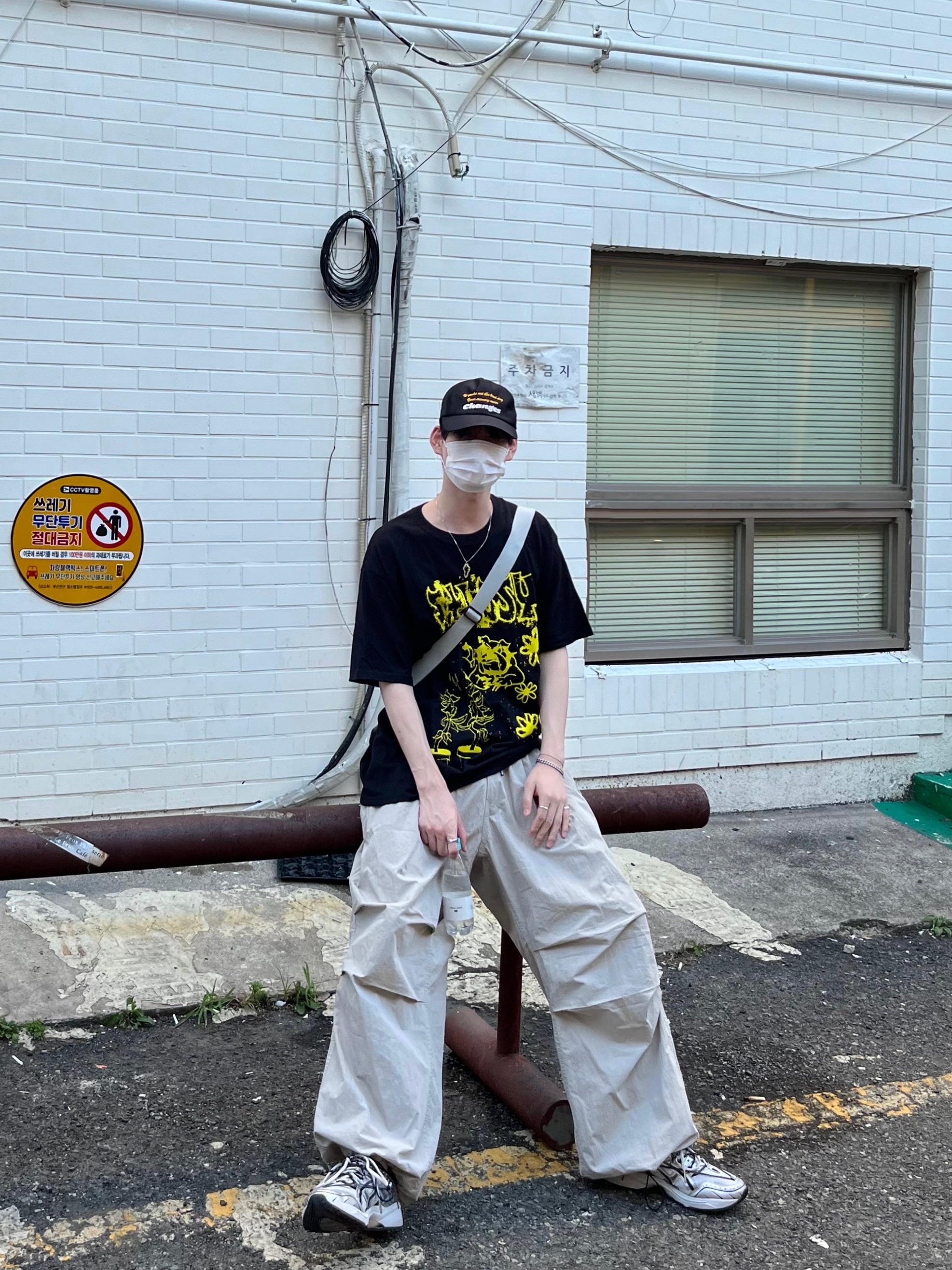 Stussy Bad Dream T-Shirt Black, Asics x Andersson Bell Gel-1090 Glacier Grey Silver 착용 스타일