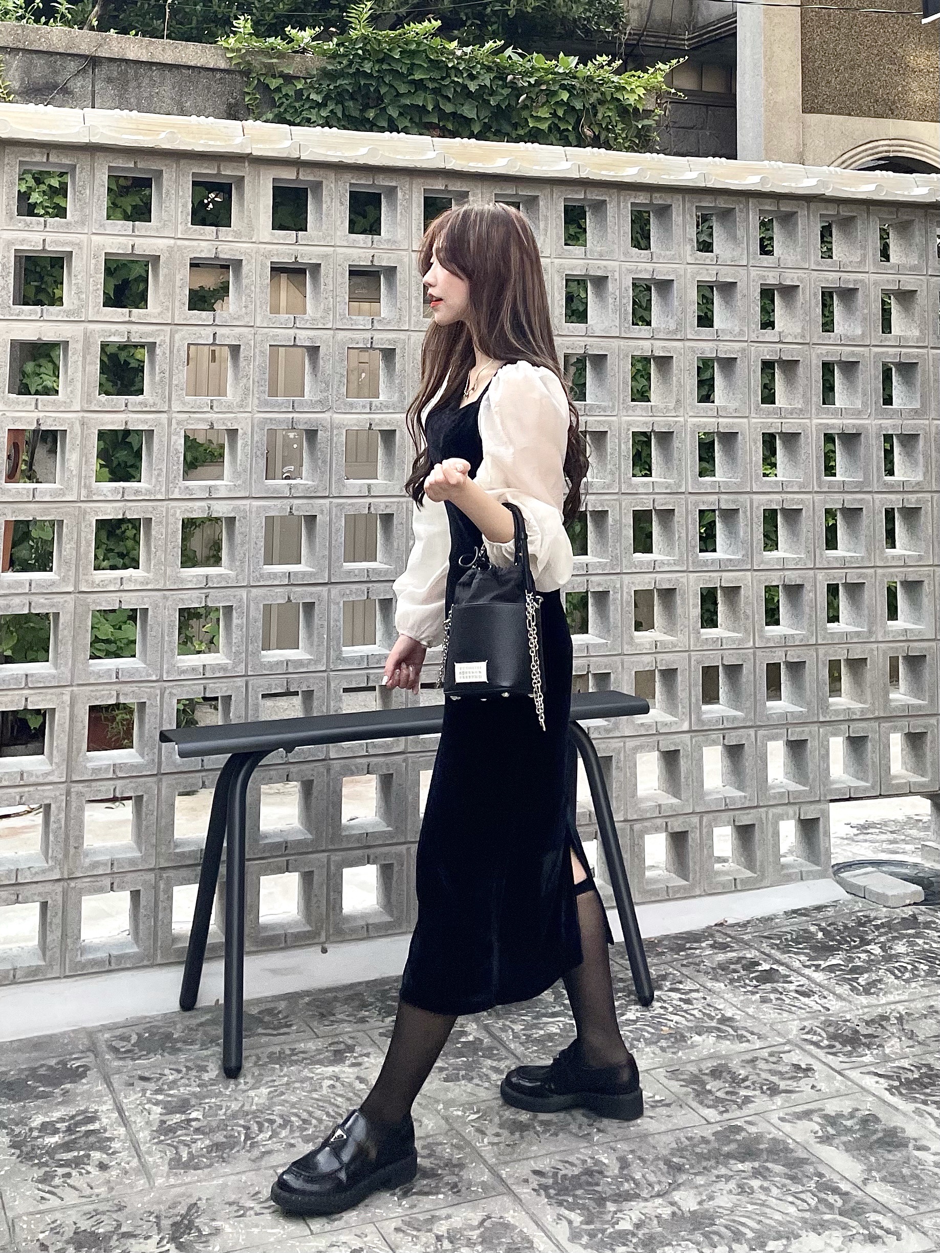Prada Brushed Leather Loafers Black, Maison Margiela 5AC Bucket Bag Black 착용 스타일