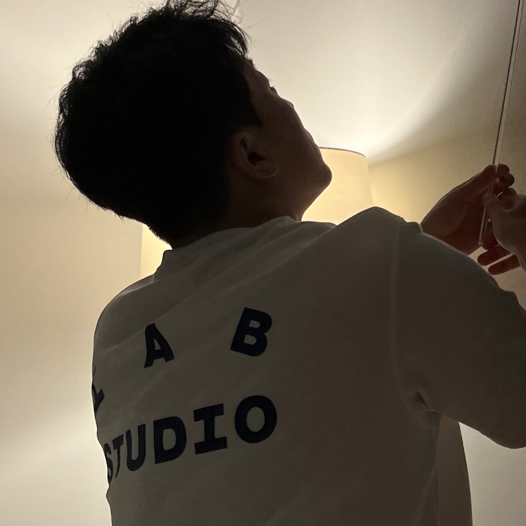 IAB Studio T-Shirt White 착용 스타일