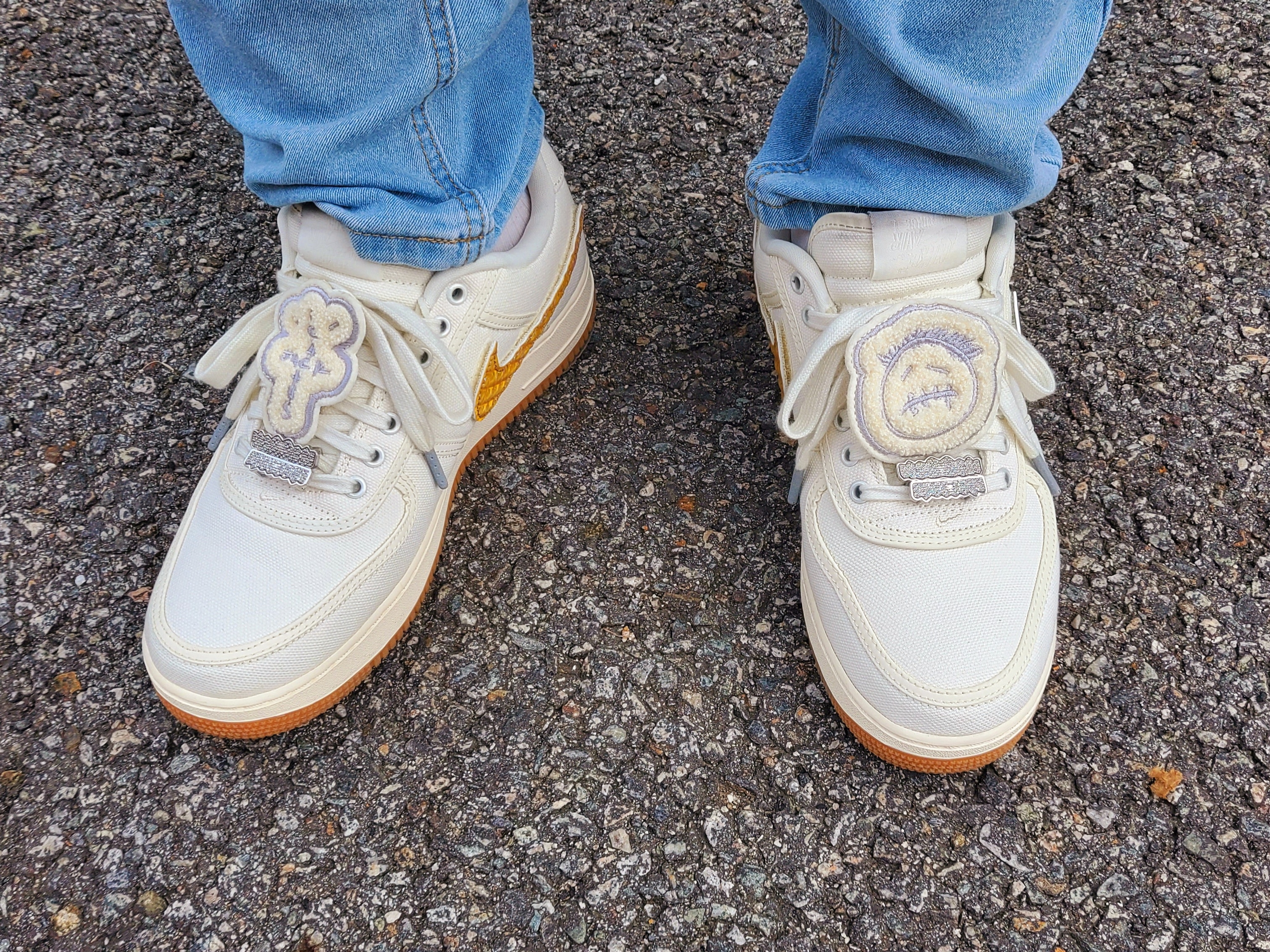 Nike x Travis Scott Air Force 1 Low Sail 착용 스타일 - 3