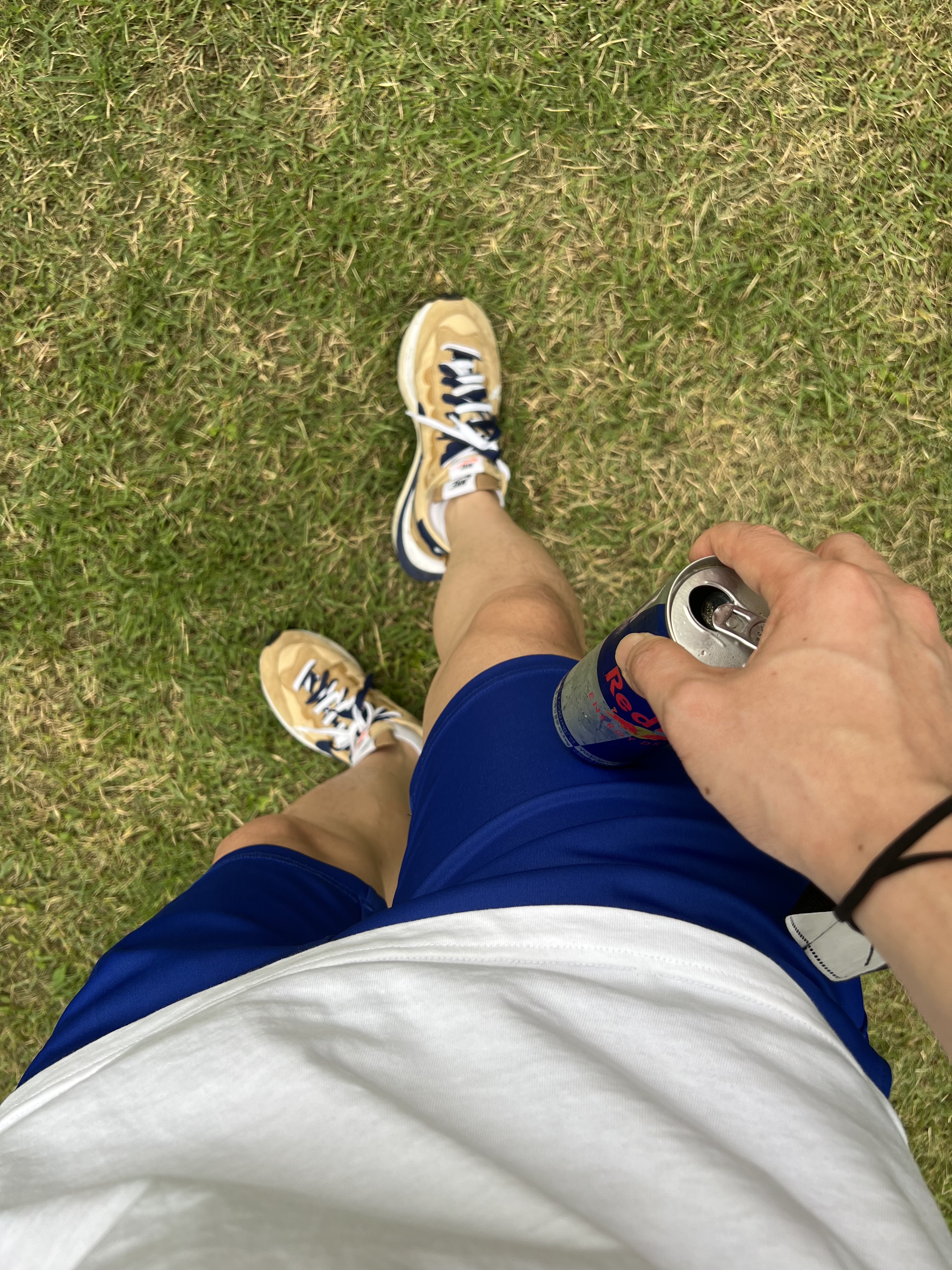 Nike x Sacai VaporWaffle Sesame and Blue Void 착용 스타일