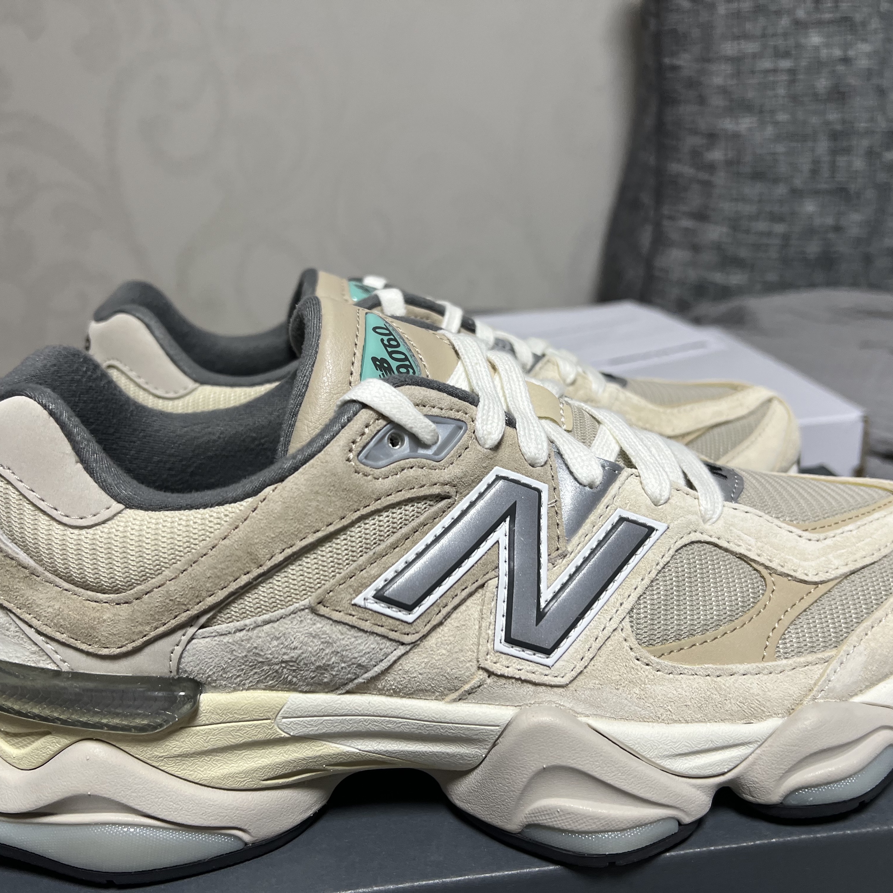 New Balance 9060 Sea Salt 착용 스타일 - 2