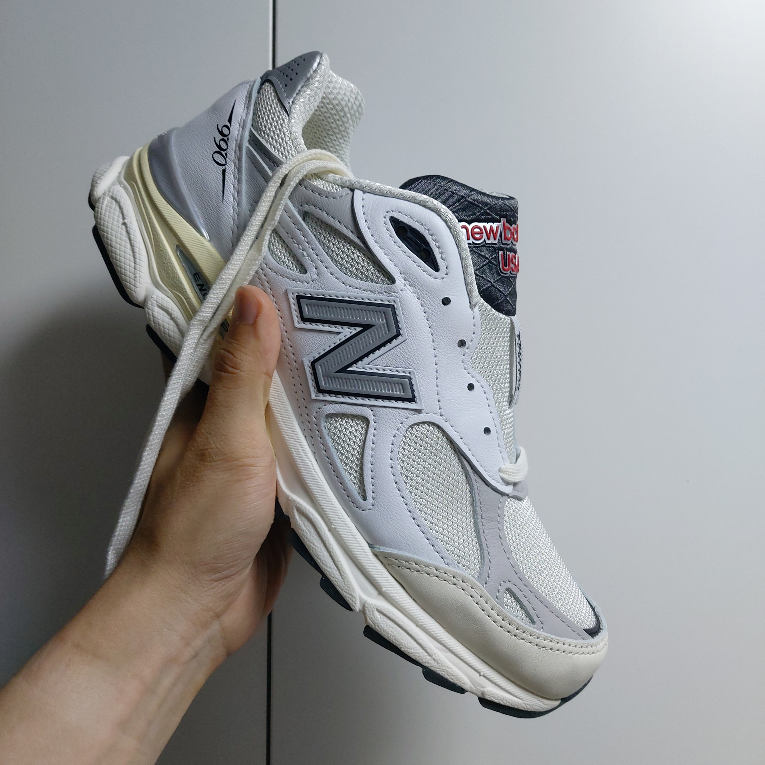 New Balance 990v3 Made in USA Sea Salt 착용 스타일