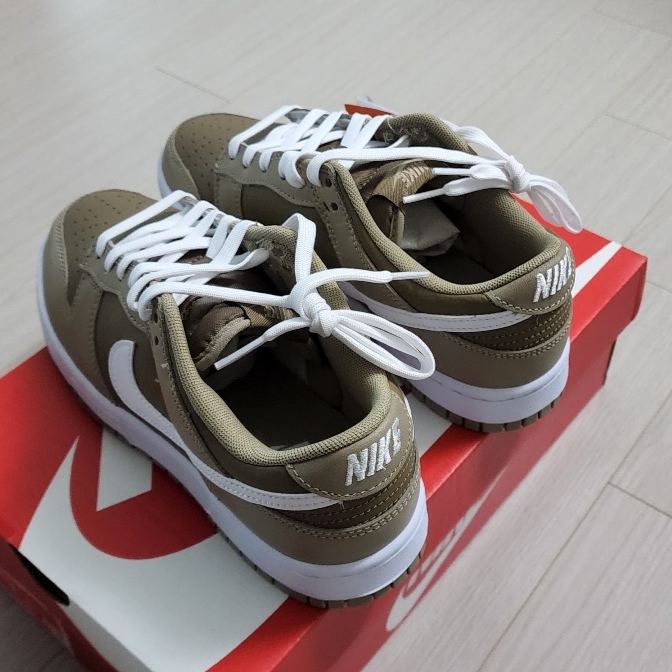 Nike Dunk Low Retro Khaki Hazel Rush 착용 스타일 - 2