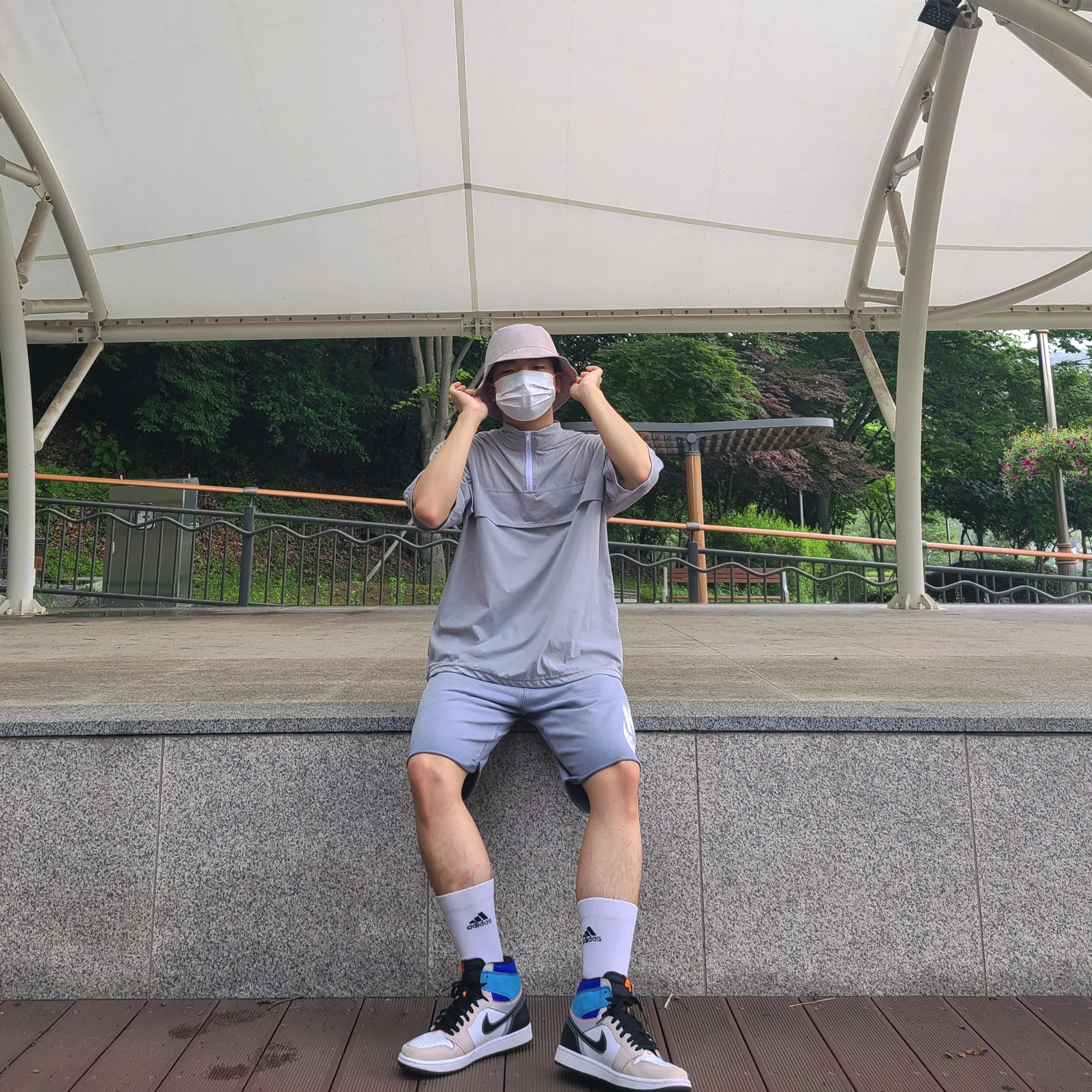 Jordan 1 Retro High OG Prototype, Nike NRG Bucket Hat Malt 착용 스타일 - 2