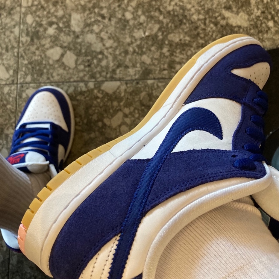 Nike SB Dunk Low Pro Premium Deep Royal Blue, Stussy Small Stock Crew Socks White (3 Pack) 착용 스타일 - 2