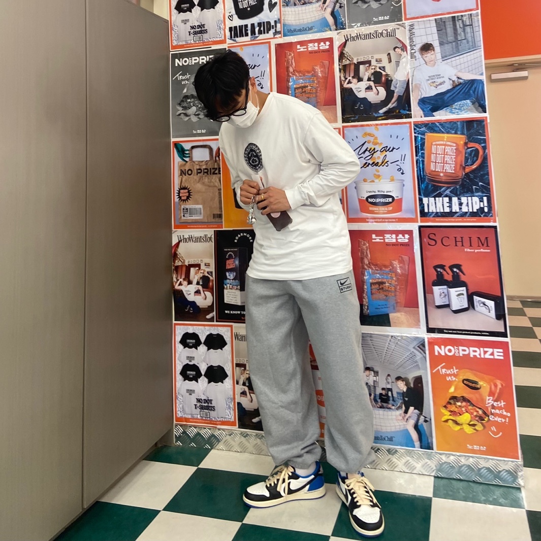 Jordan 1 x Travis Scott x Fragment Retro Low OG SP Military Blue, Nike x Stussy NRG RA Fleece Pants Dark Grey Heather (DJ9490-063) 착용 스타일