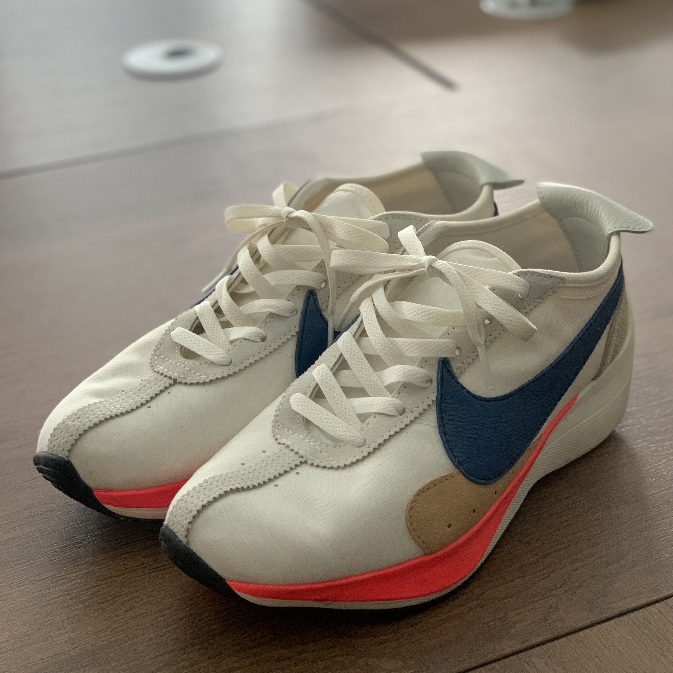 Nike Moon Racer Sail Solar Blue 착용 스타일