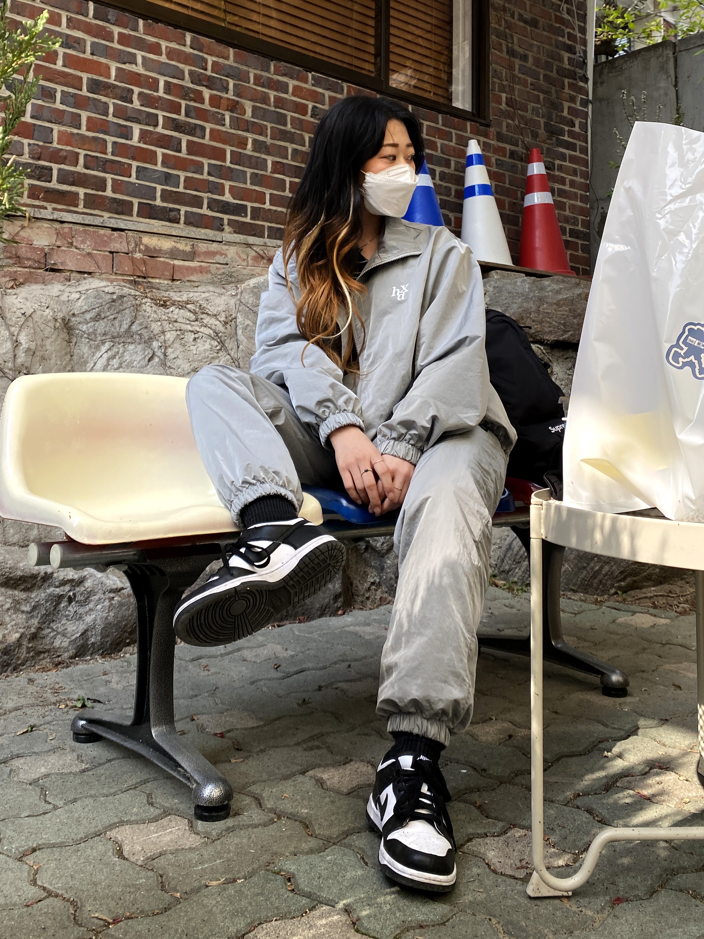(W) Nike Dunk Low Black, Supreme Backpack Black - 18SS 착용 스타일 - 3