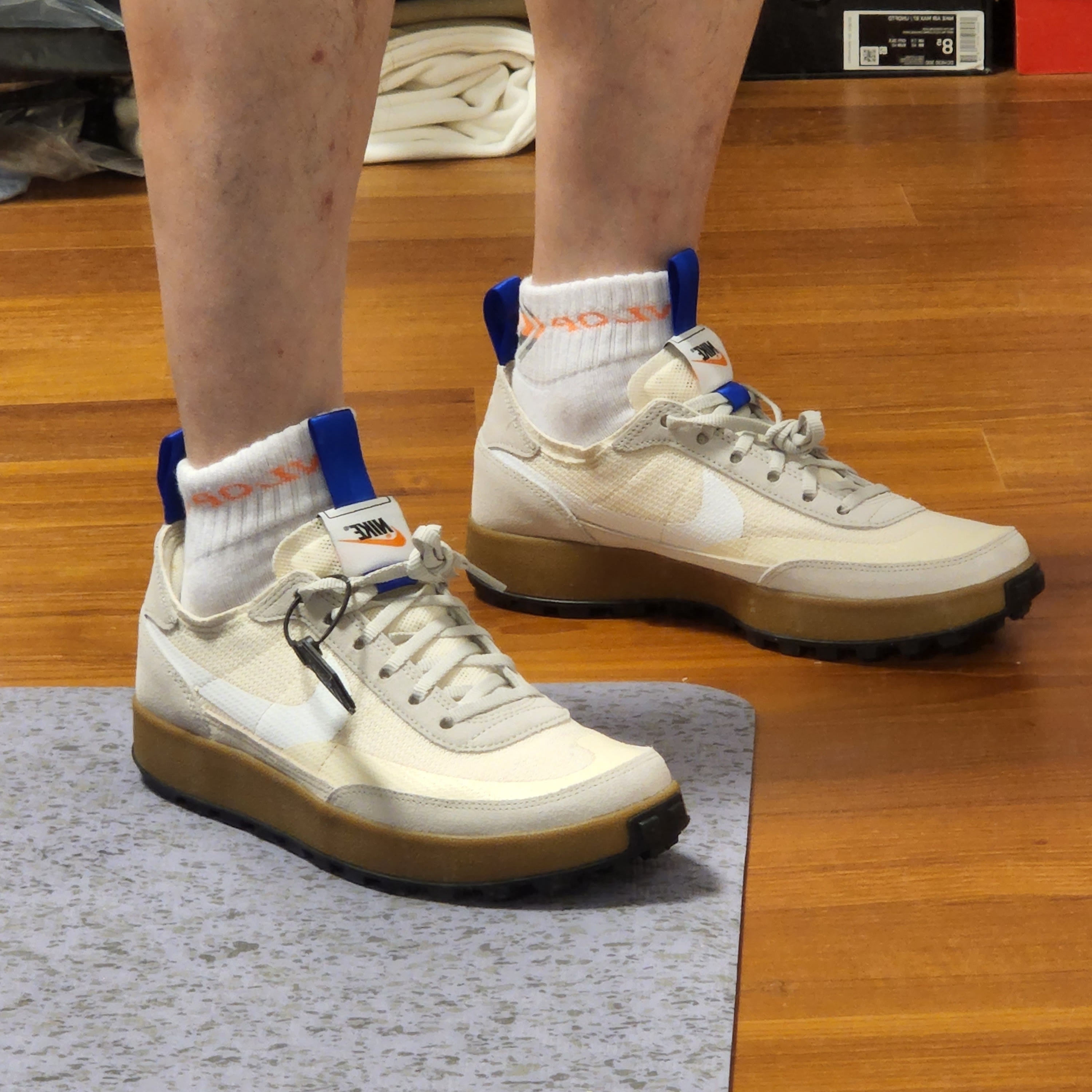 Nike x Tom Sachs Nikecraft Studio T-Shirt White, Nike x Tom Sachs General Purpose Shoe Light Cream 착용 스타일 - 2