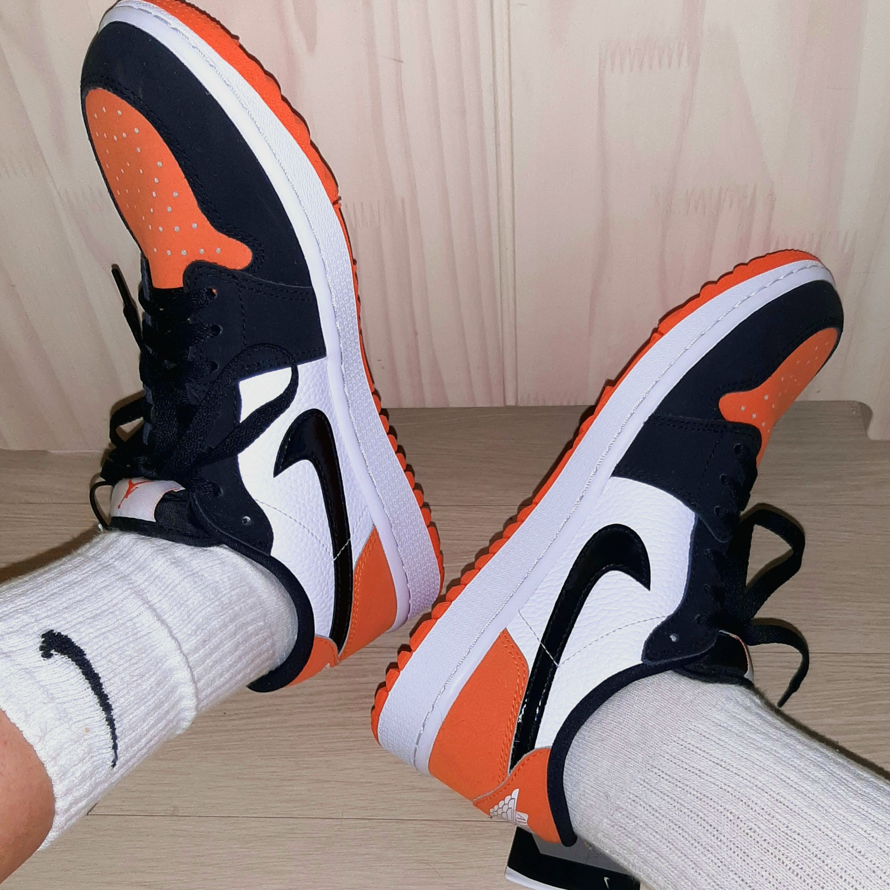 Jordan 1 Low Golf Starfish 착용 스타일 - 1