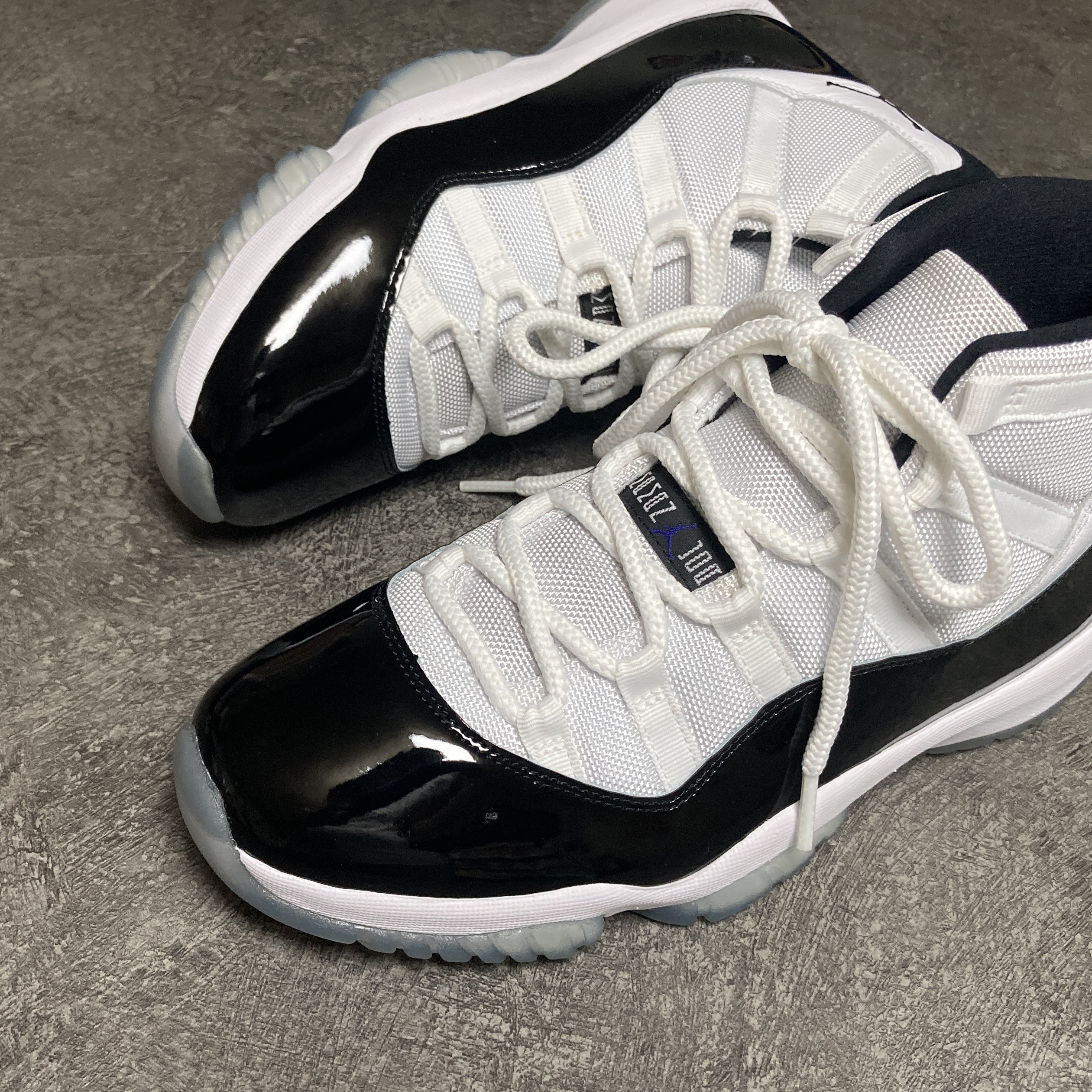 Jordan 11 Retro Concord 2018 착용 스타일 - 5
