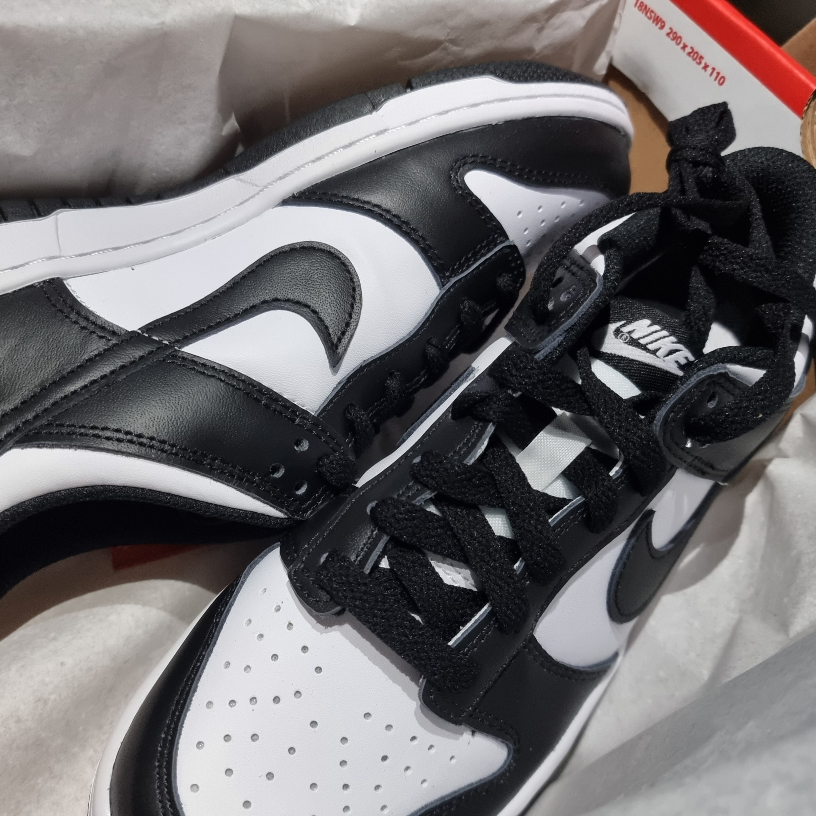 (GS) Nike Dunk Low Black 착용 스타일 - 4