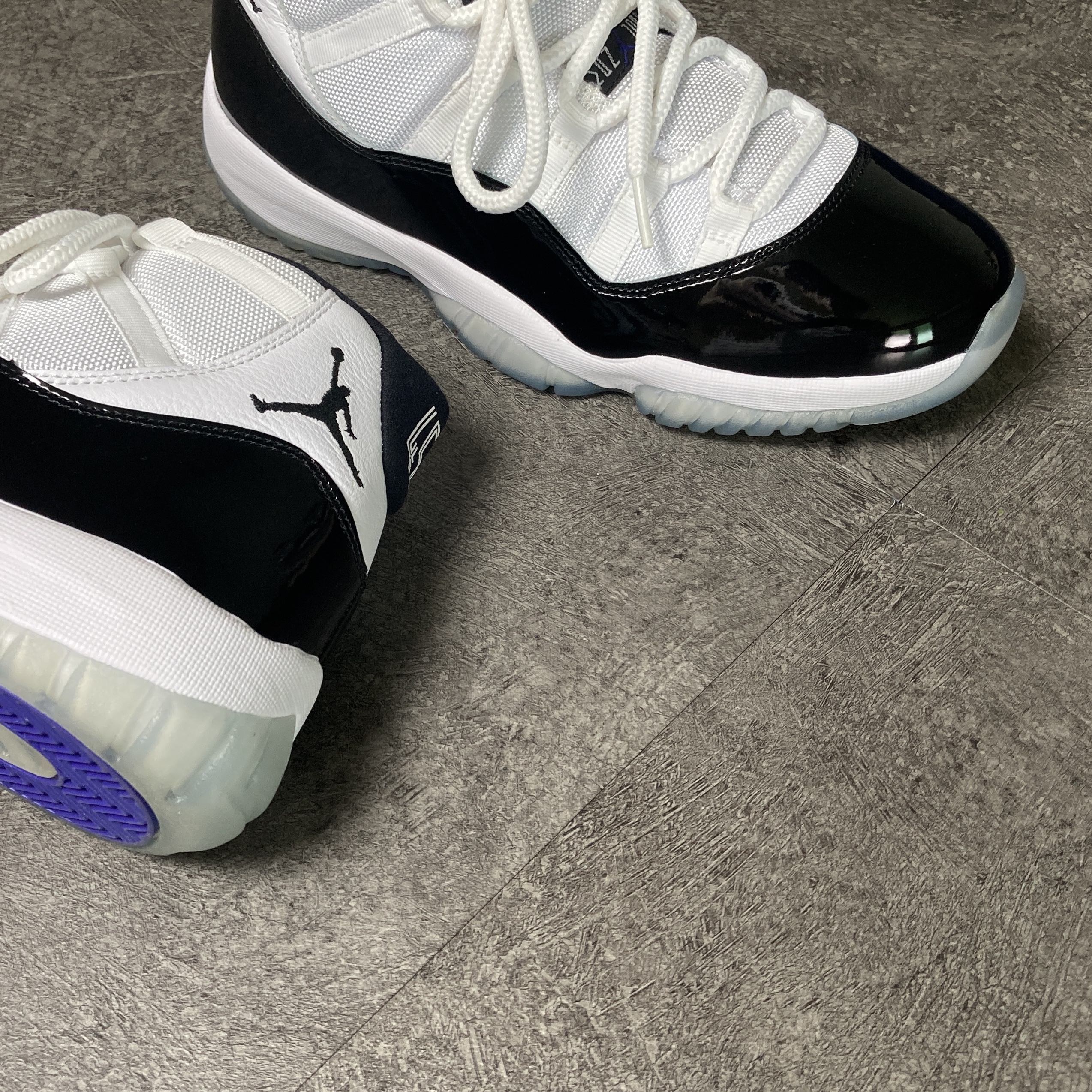 Jordan 11 Retro Concord 2018 착용 스타일 - 2