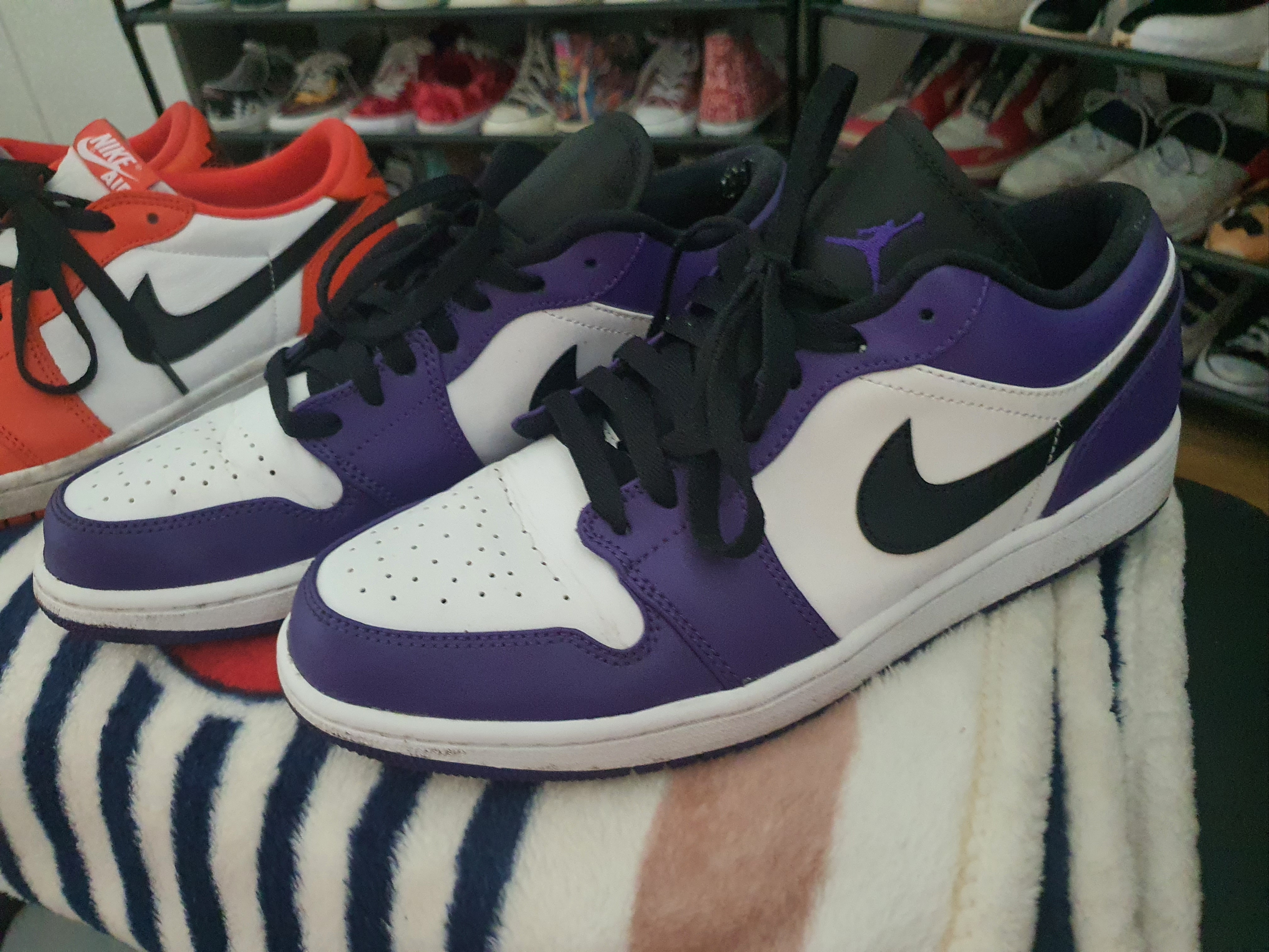 Jordan 1 Low Court Purple 2020, Jordan 1 Low OG Starfish 착용 스타일 - 2