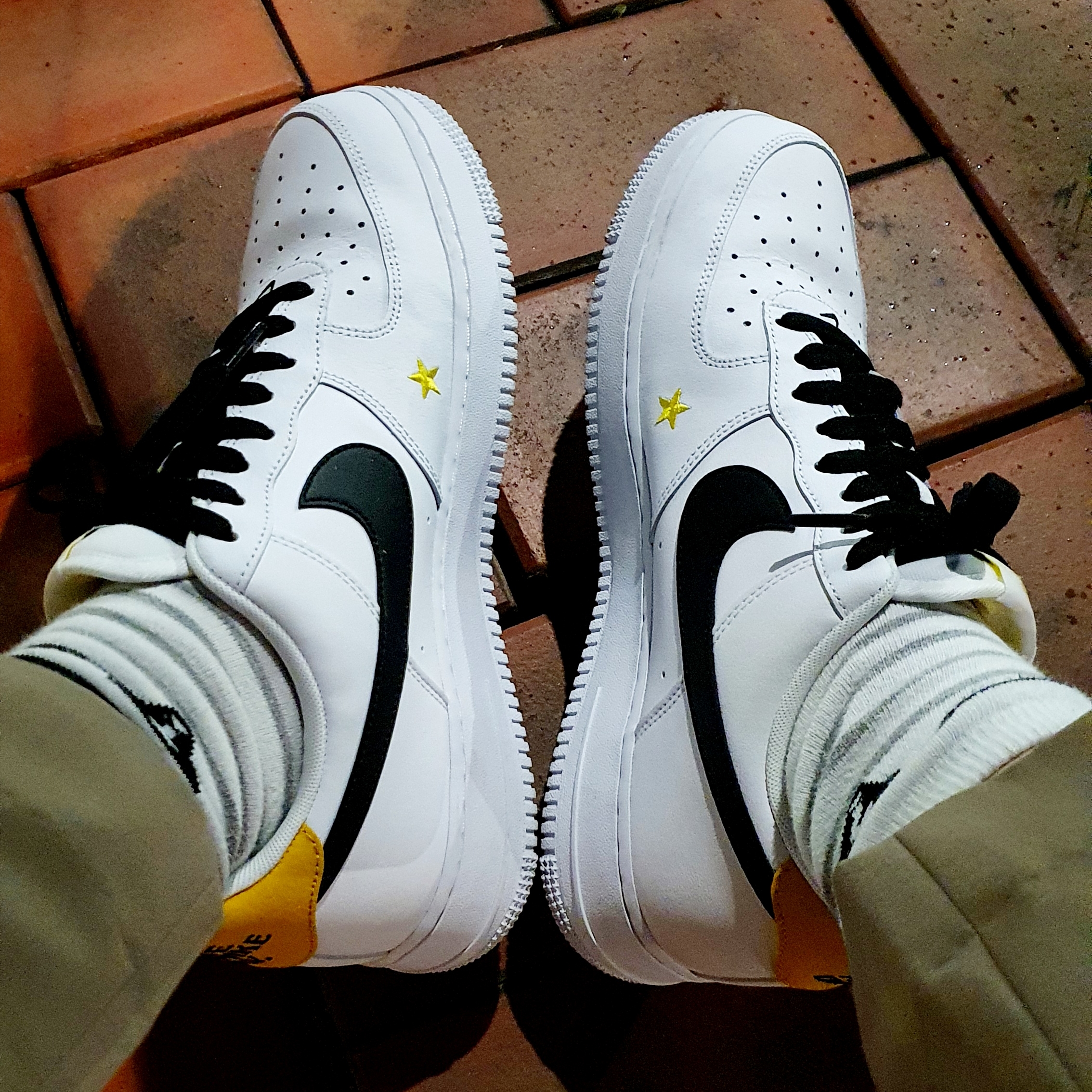 Nike Air Force 1 '07 LV8 2 Have a Nike Day 착용 스타일 - 1