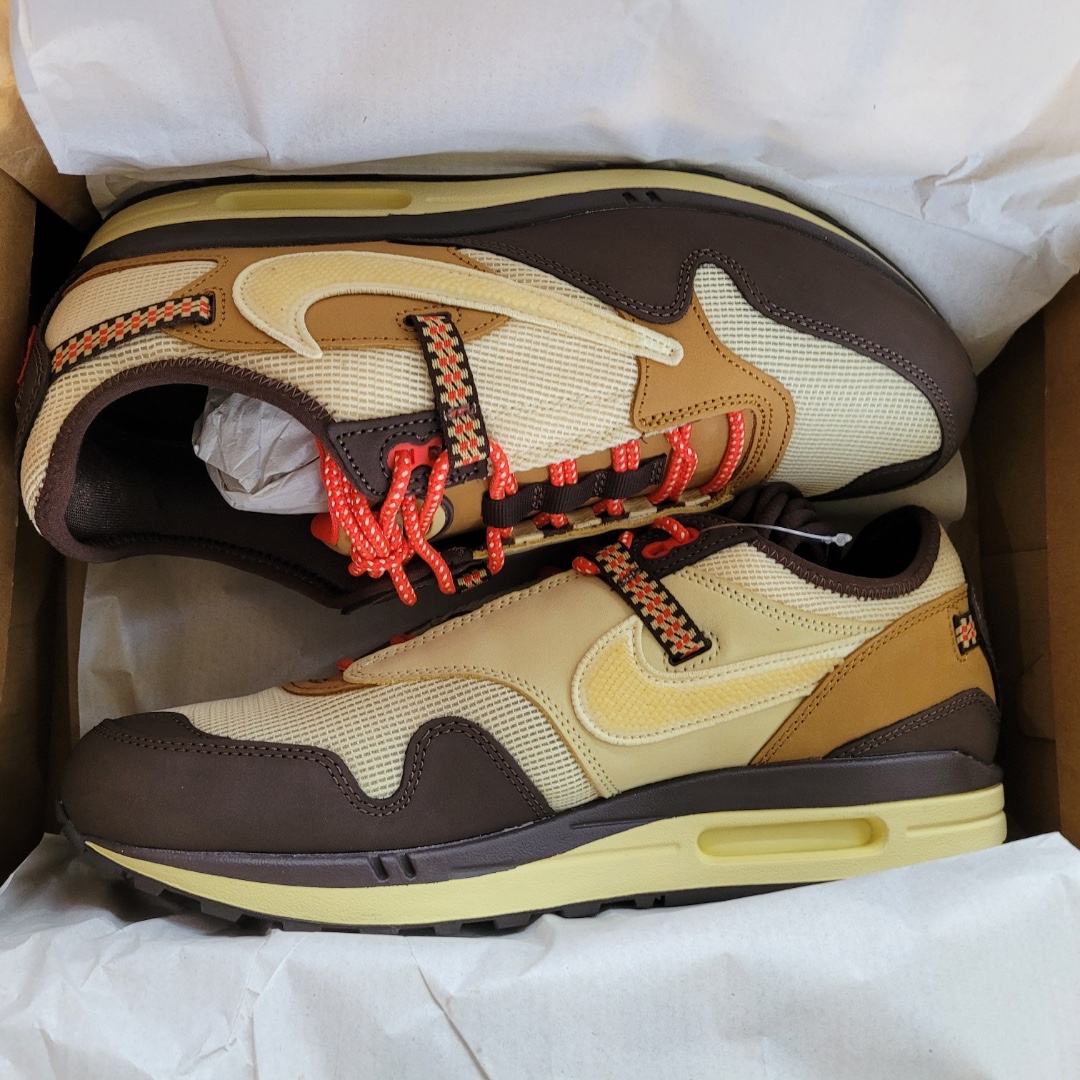 Nike x Travis Scott Air Max 1 Cact.us Brown 착용 스타일