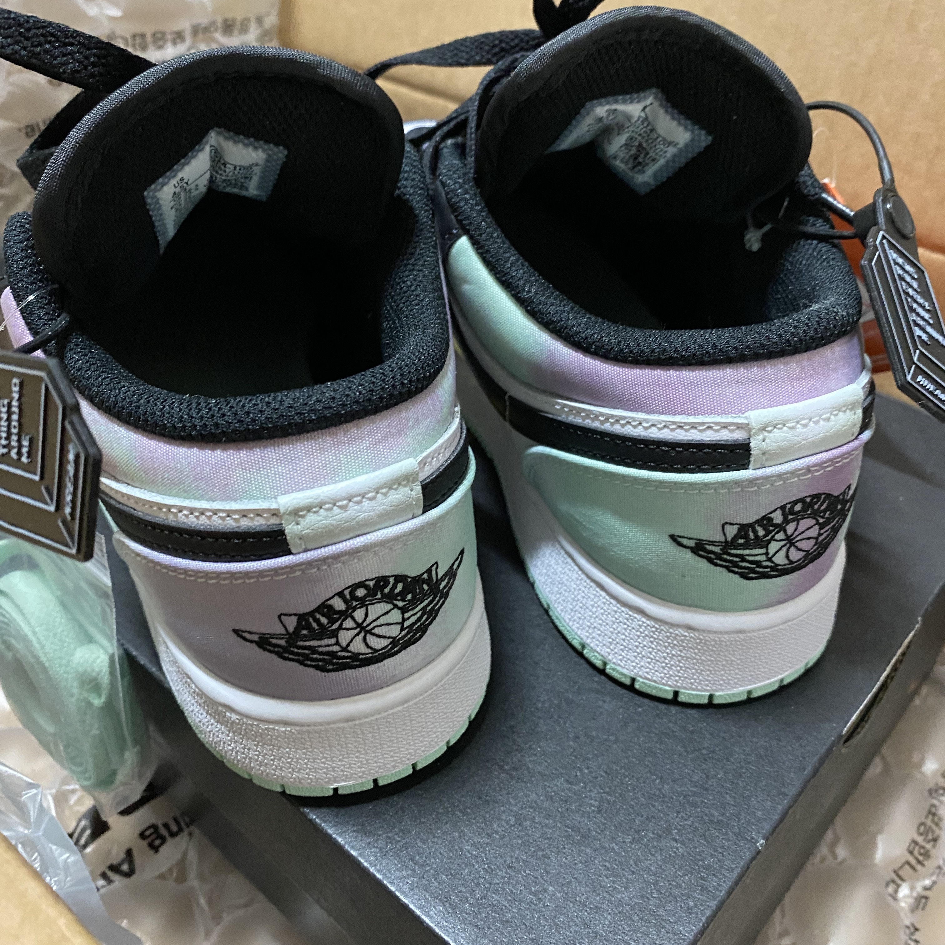 (GS) Jordan 1 Low SE White Black Tie-Dye 착용 스타일 - 4