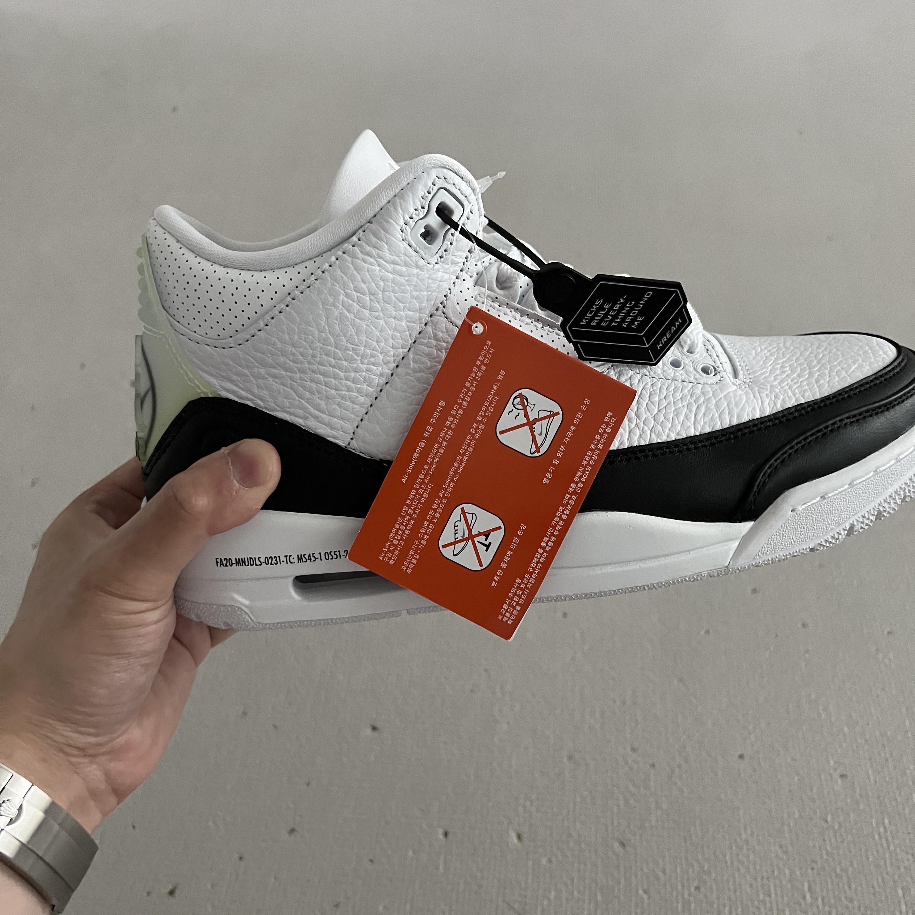 Jordan 3 x Fragment Retro SP White Black 착용 스타일 - 3