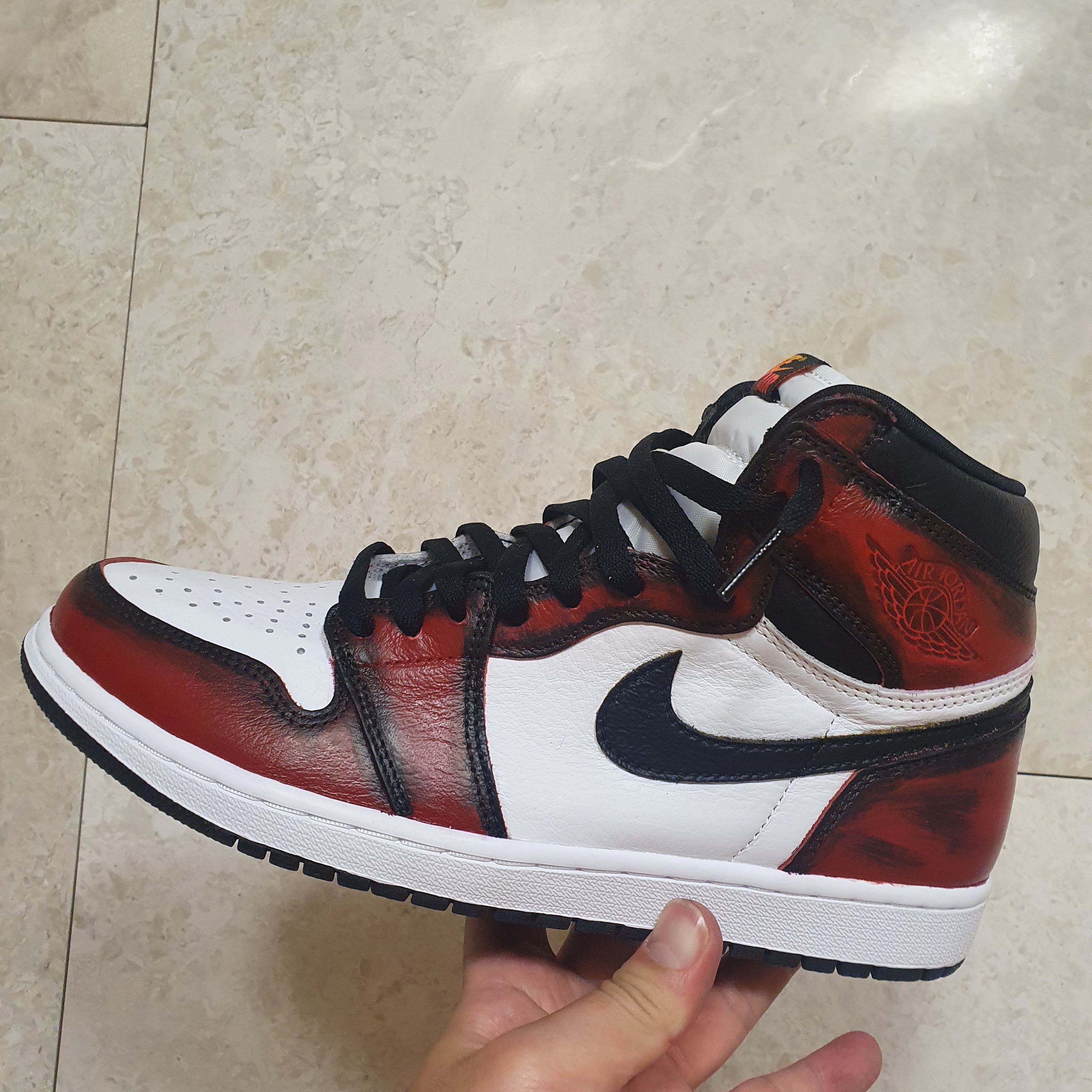 Jordan 1 Retro High OG Light Fusion Red 착용 스타일 - 4