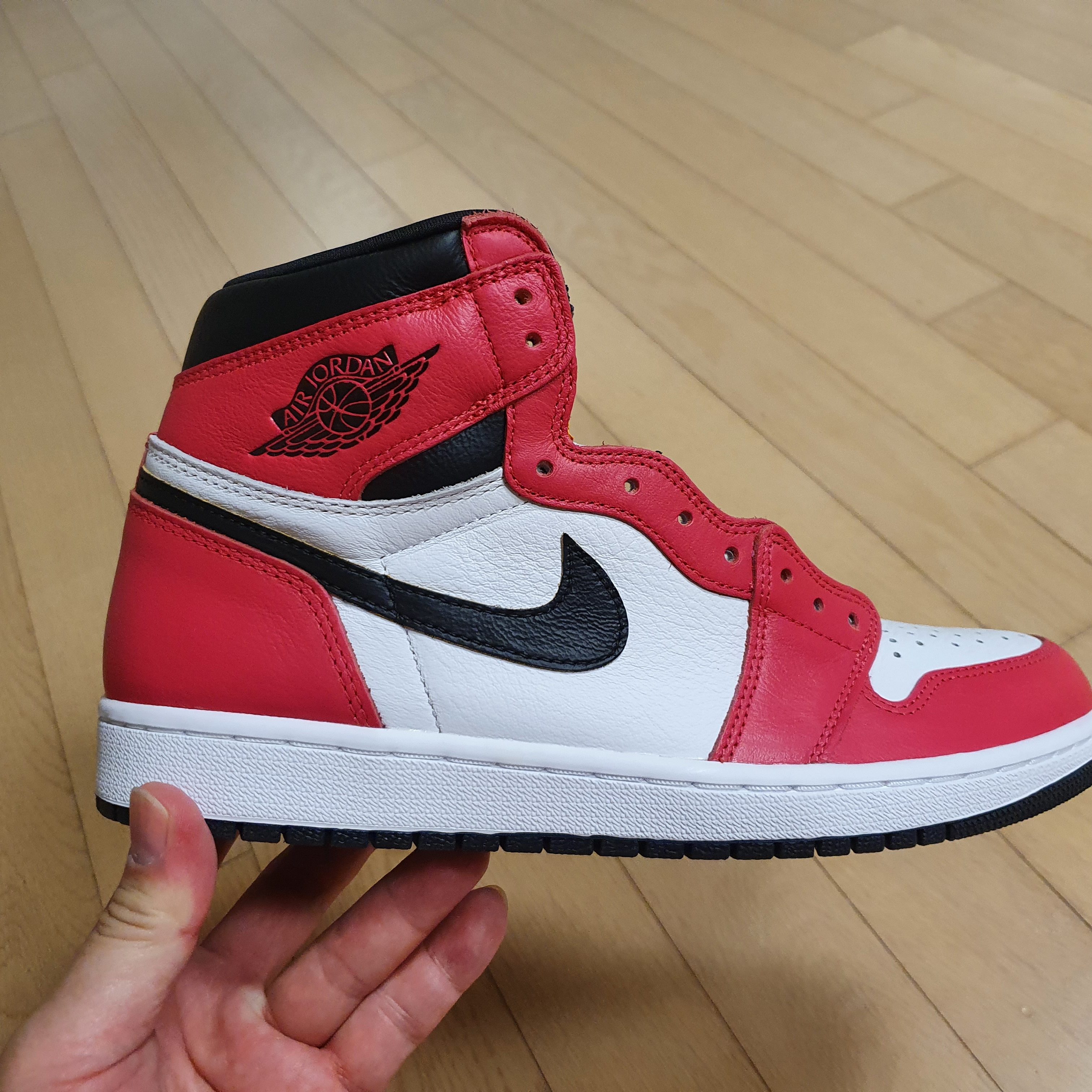 Jordan 1 Retro High OG Light Fusion Red 착용 스타일 - 2