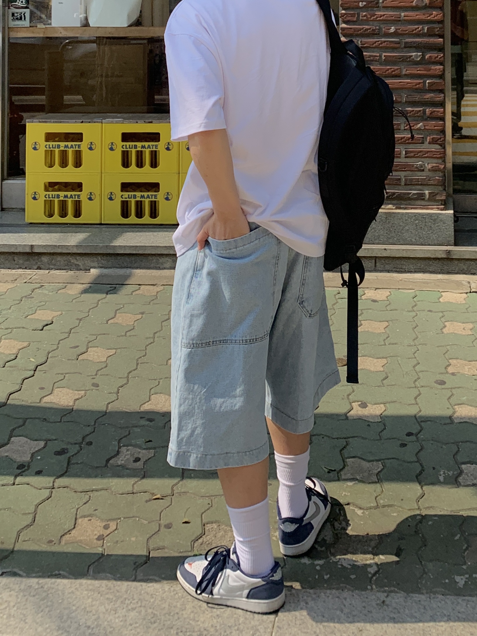 Jordan 1 Low SB Koston Midnight Navy 착용 스타일 - 5