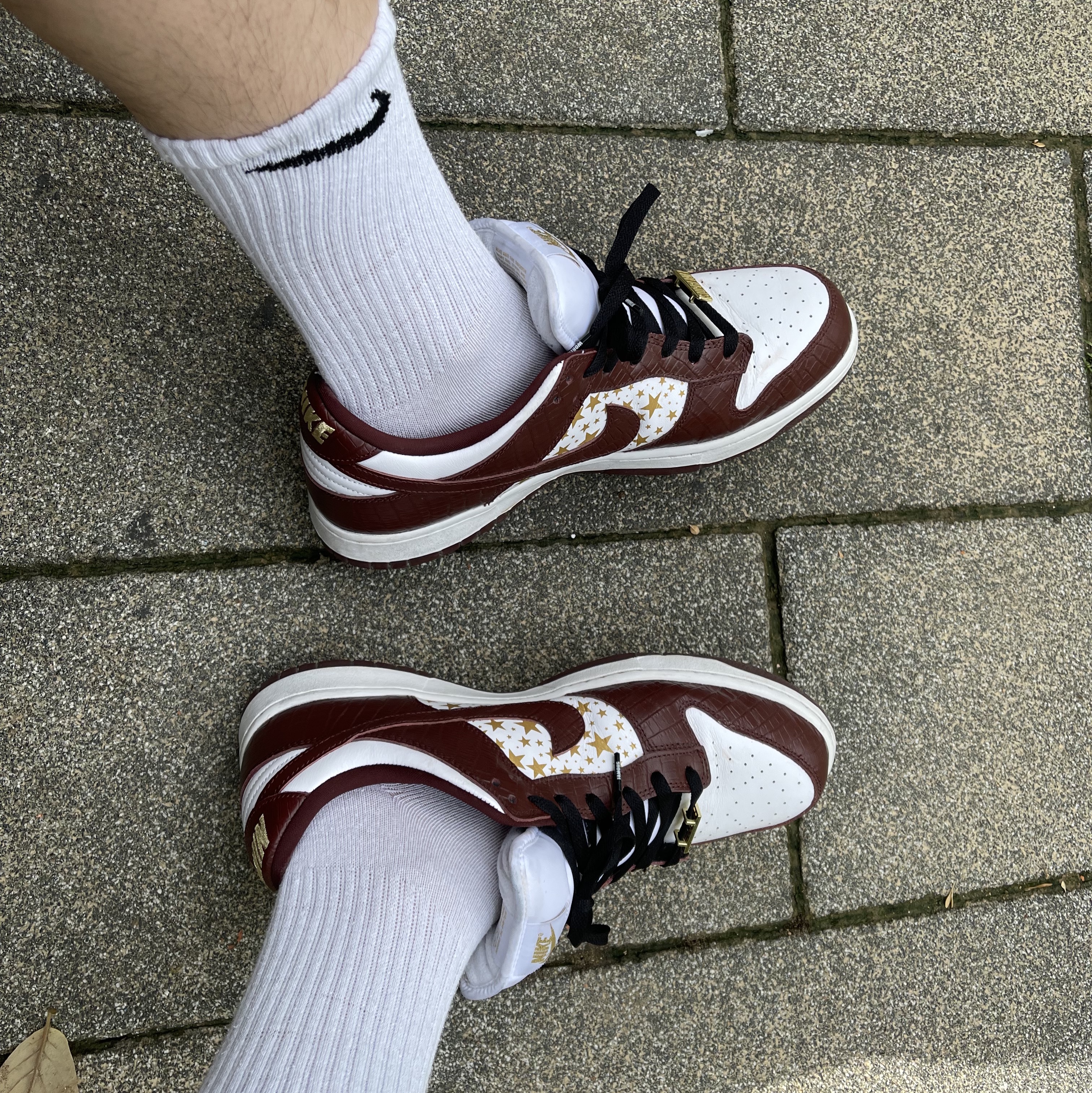 Nike x Supreme SB Dunk Low Barkroot Brown 착용 스타일 - 2