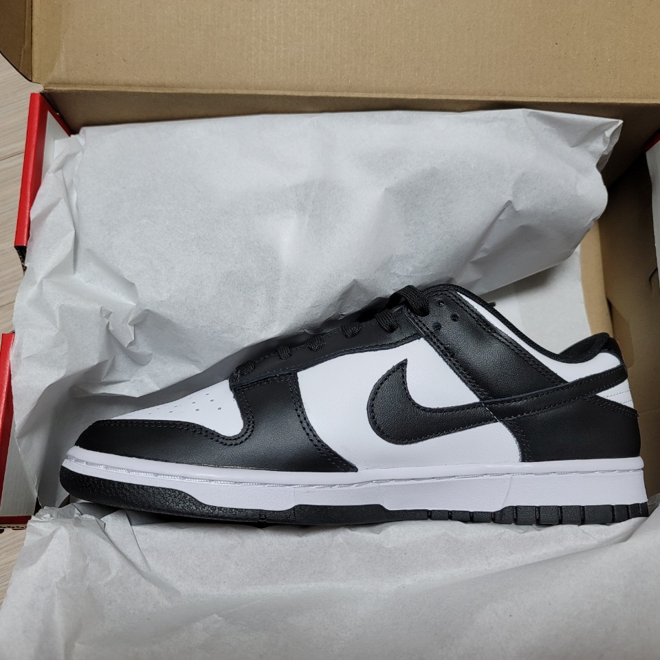 Nike Dunk Low Retro Black 착용 스타일 - 2