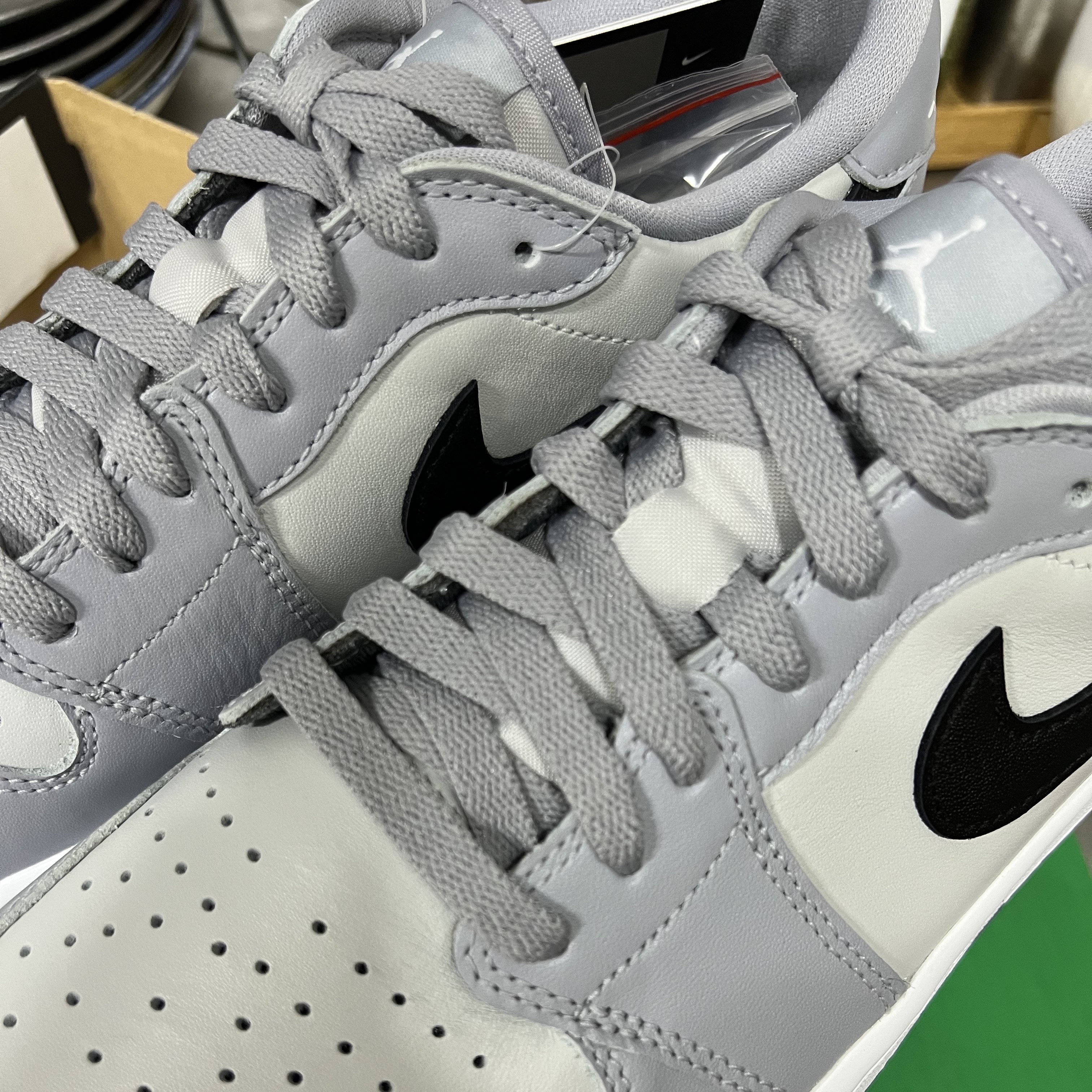 Jordan 1 Low Golf Wolf Grey 착용 스타일