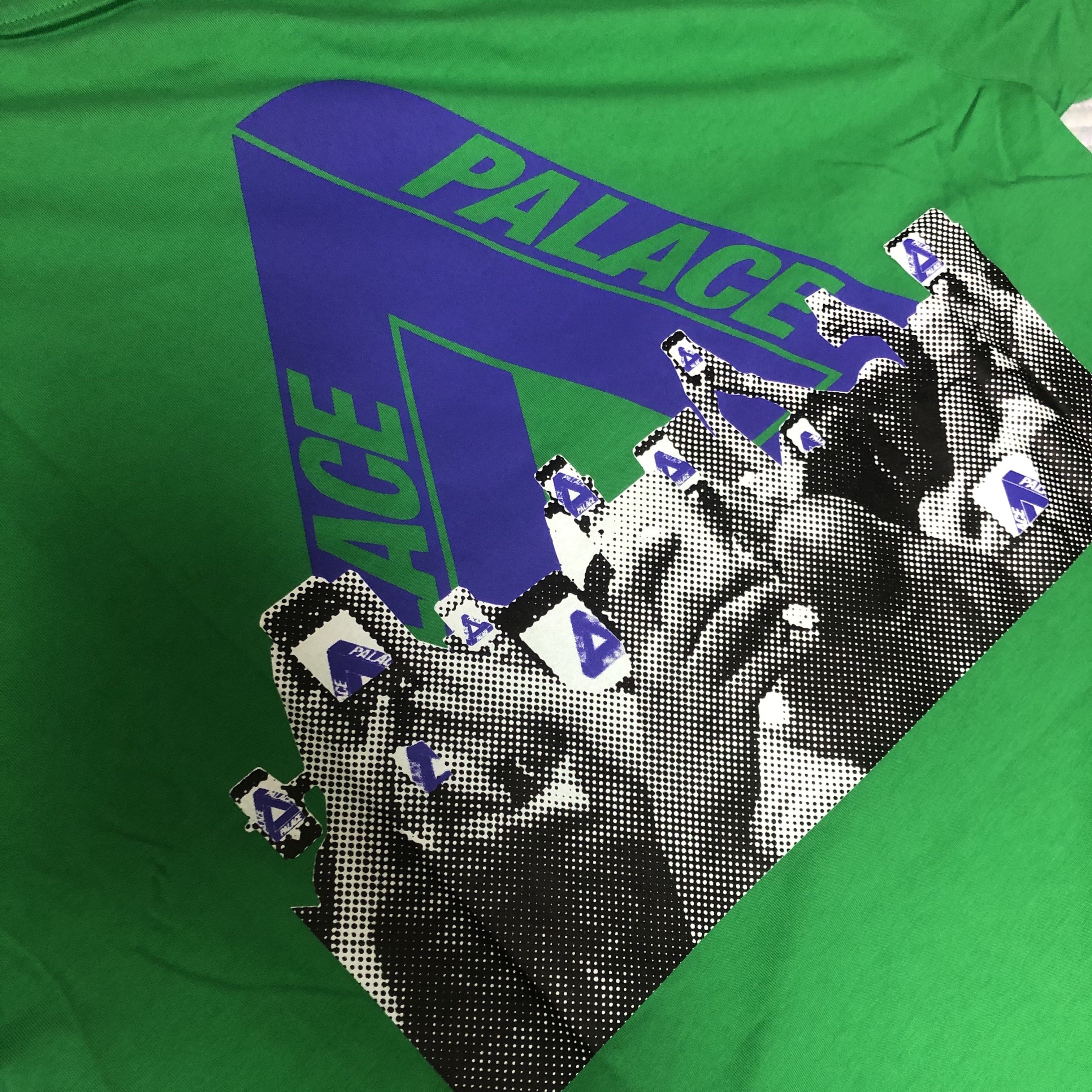 Palace Tri-Phone T-Shirt Green - 20SS 착용 스타일 - 1
