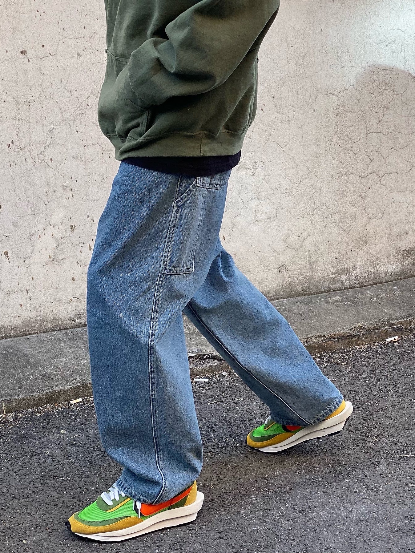 Nike x Sacai LDWaffle Green Multi 착용 스타일 - 4