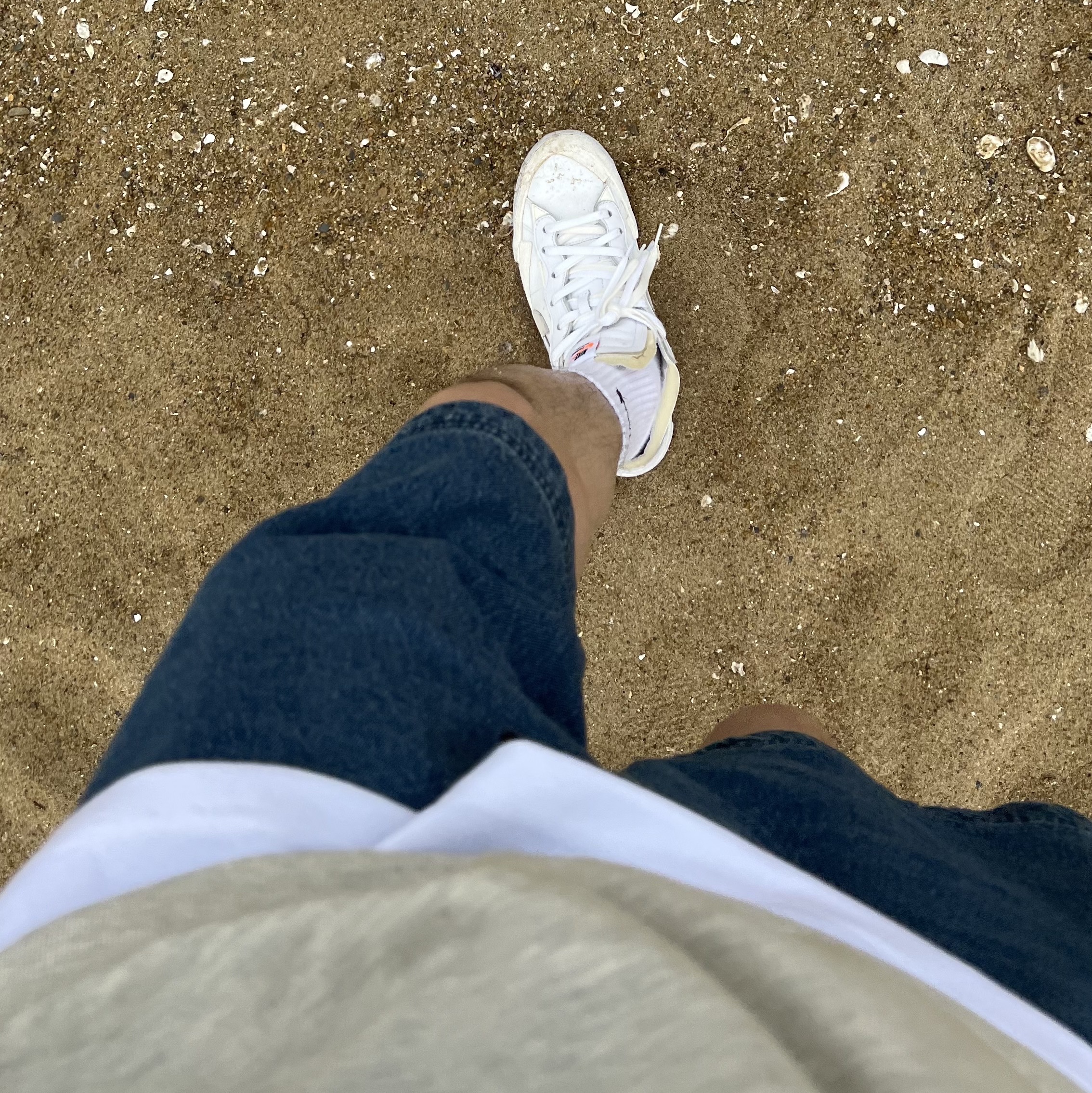 Nike x Sacai Blazer Low White Patent Leather 착용 스타일