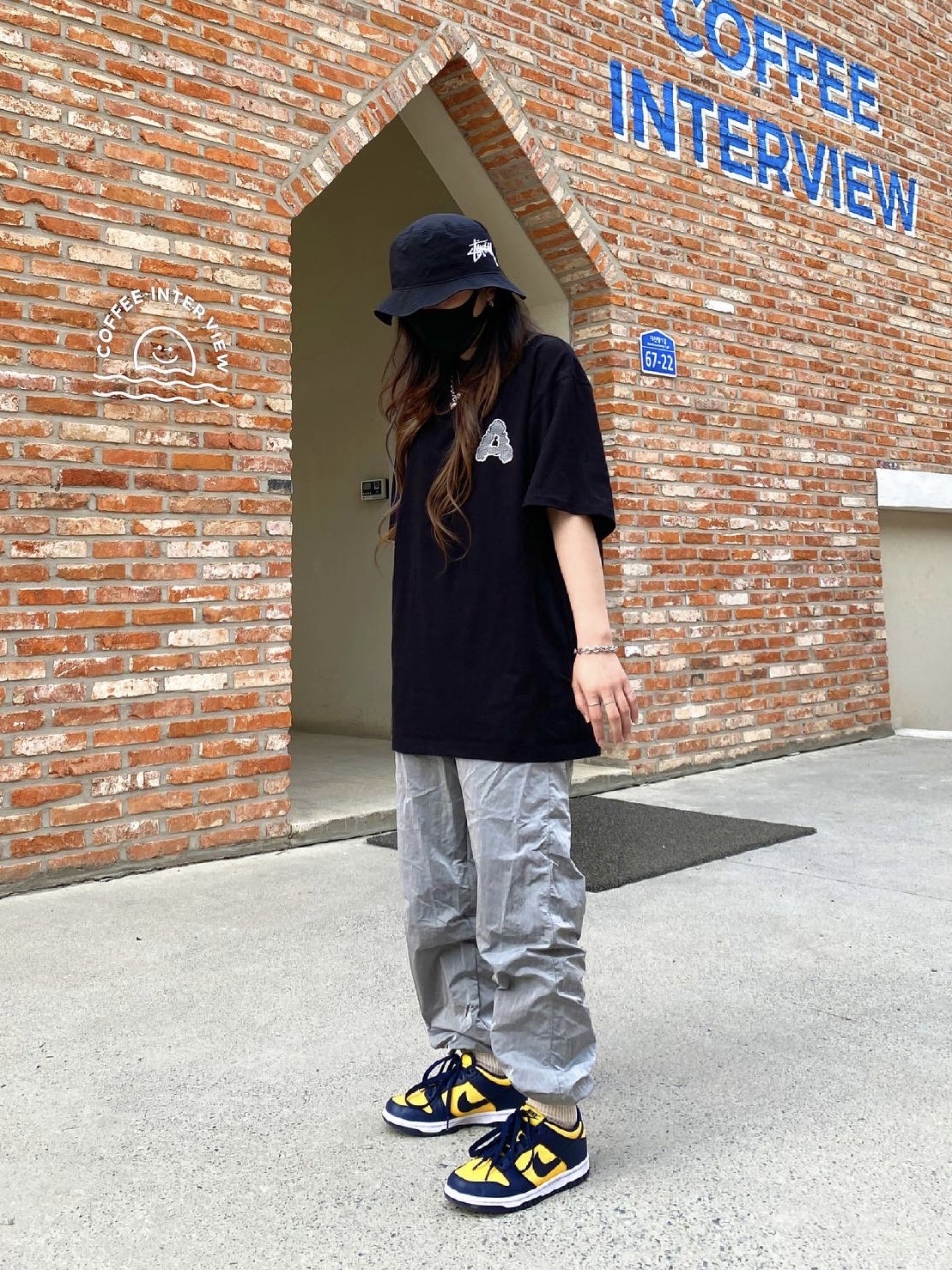 Nike x Stussy Bucket Hat Black, (GS) Nike Dunk Low Varsity Maize 착용 스타일 - 4