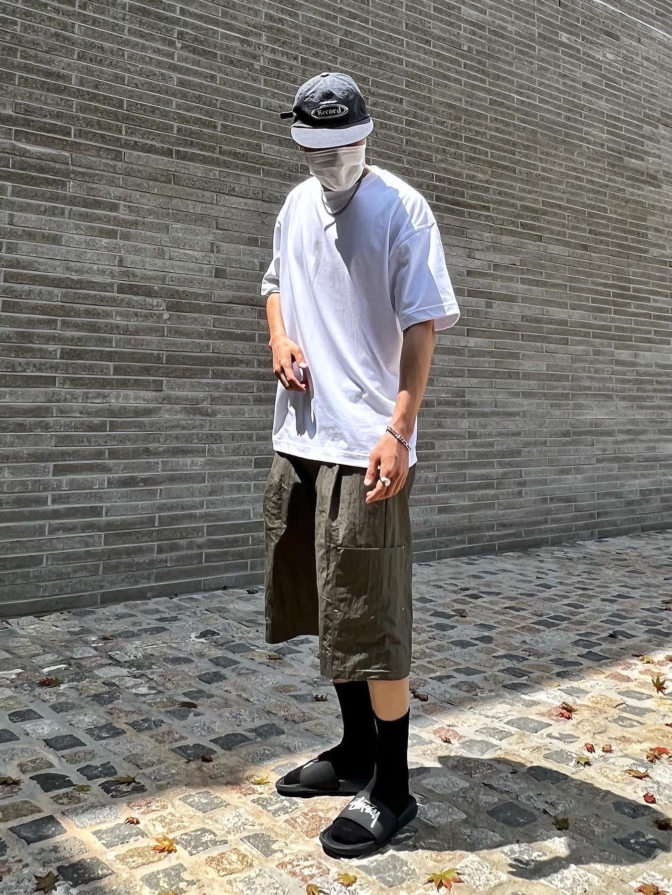 Nike x Stussy Benassi Slide Black 착용 스타일 - 4