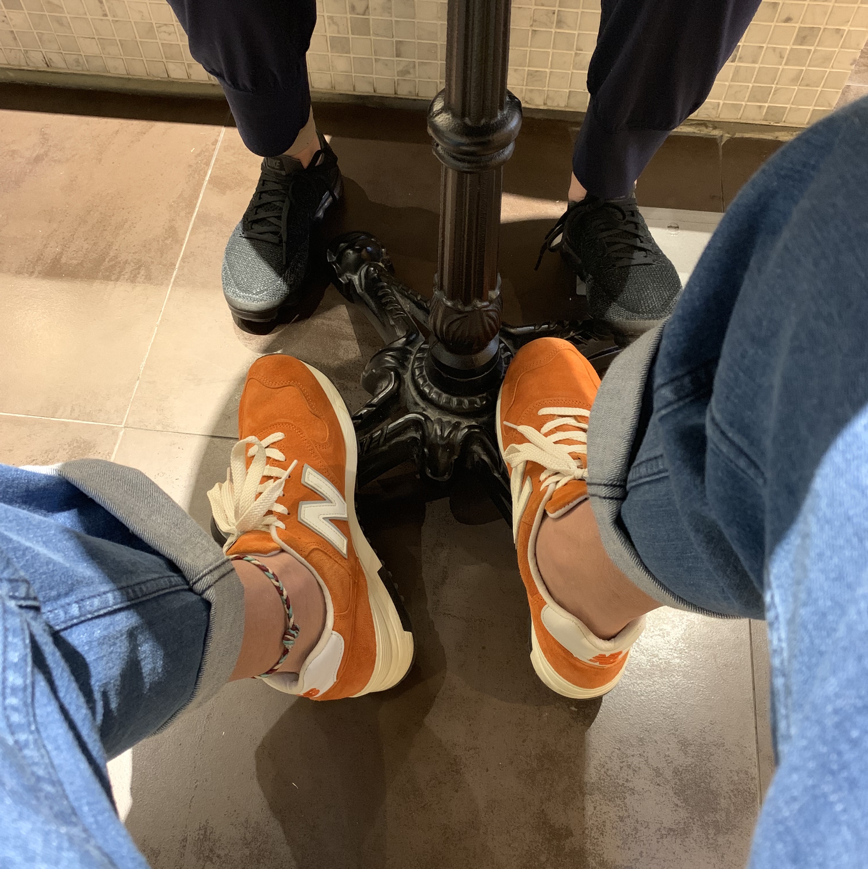 New Balance x J.Crew 1400 Made in USA Orange, Nike Air VaporMax Triple Black 2.0 착용 스타일