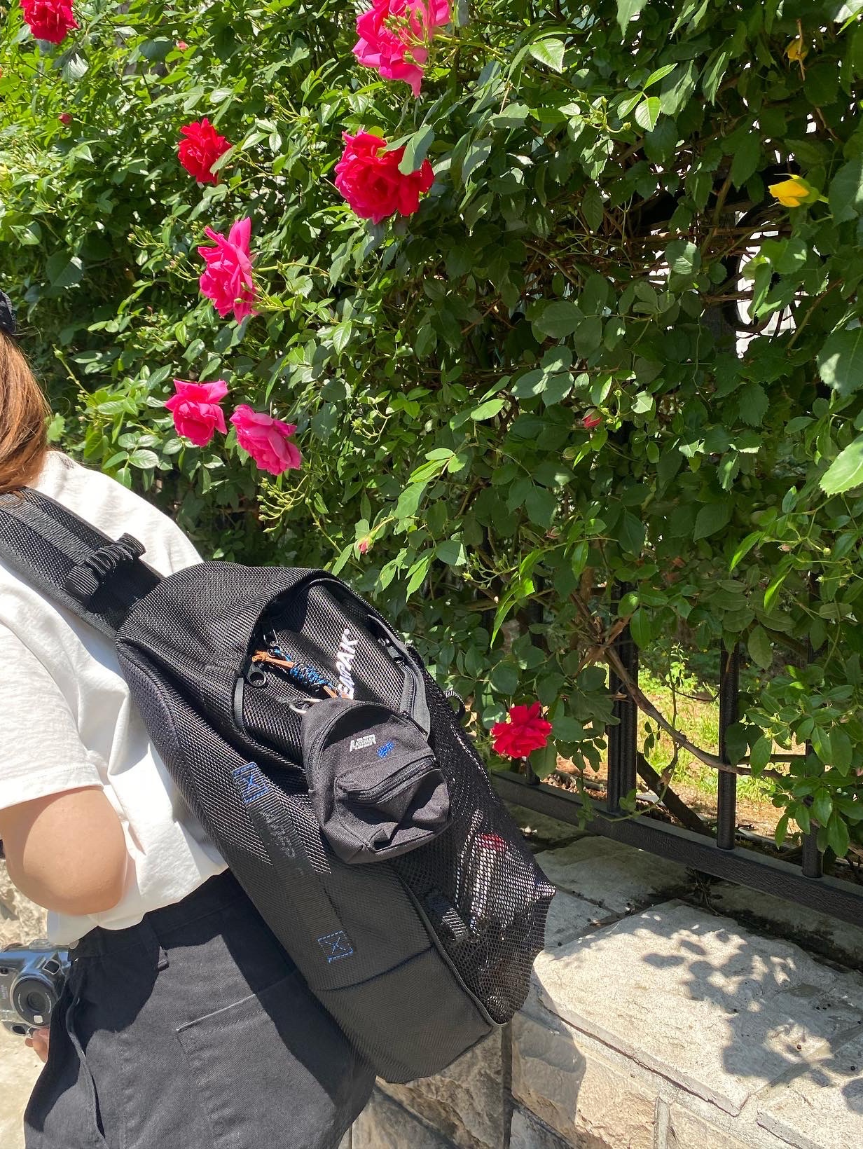 Ader Error x Eastpak Up-Down Sling Black, (GS) Jordan 1 Retro High OG Black Mocha 착용 스타일 - 2