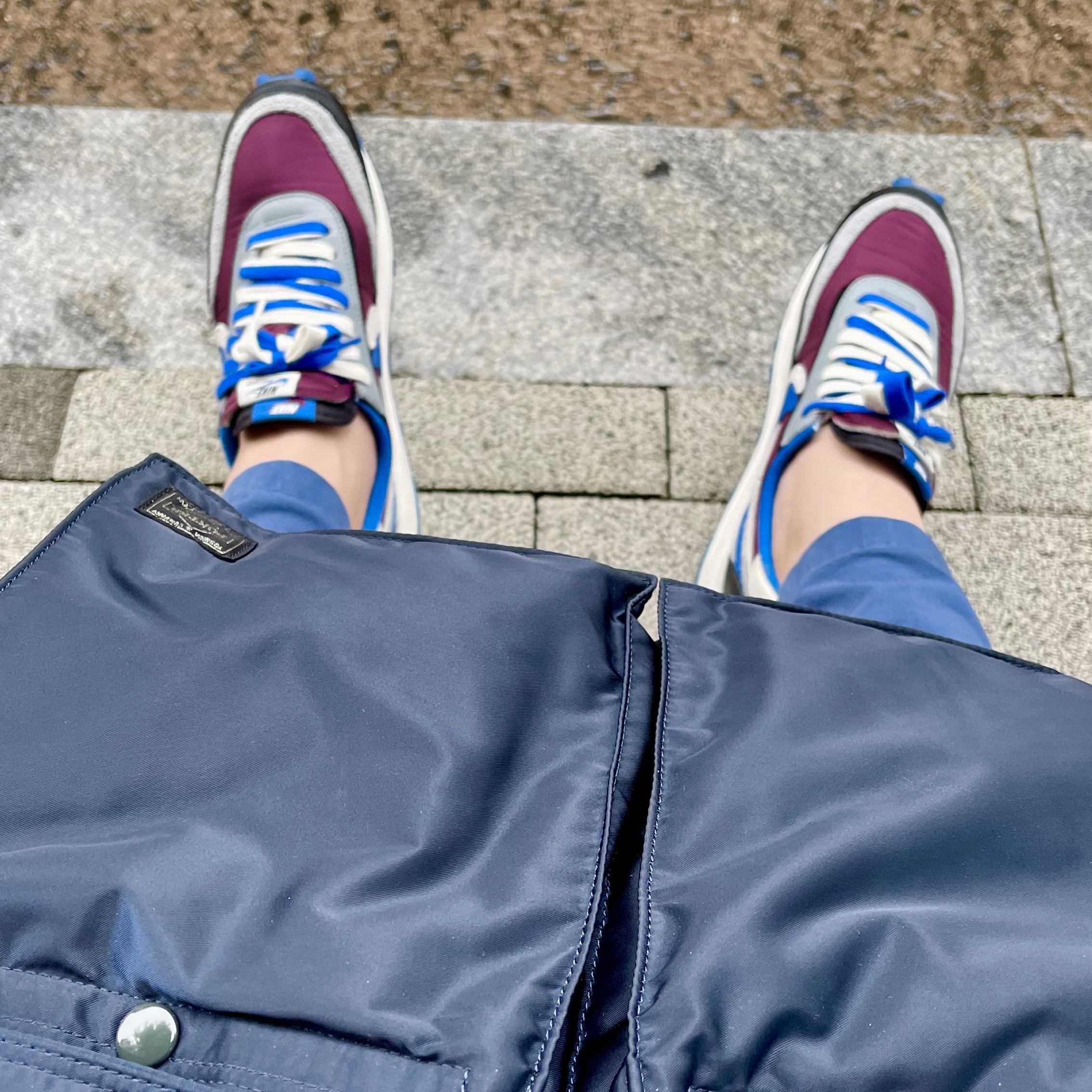 Nike x Sacai x Undercover LDWaffle Night Maroon Team Royal, Porter Tanker 2Way Briefcase Iron Blue 착용 스타일