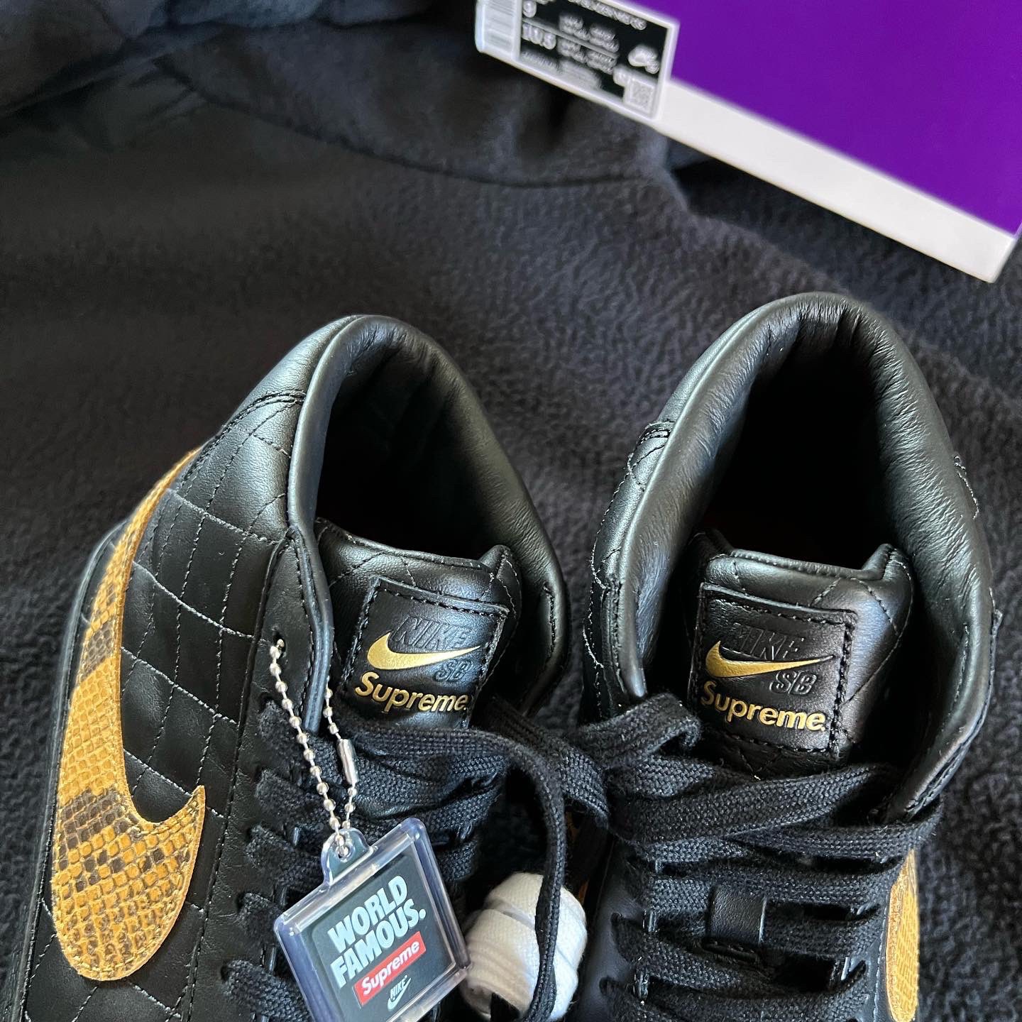 Nike x Supreme SB Zoom Blazer Mid QS 2 Black 착용 스타일 - 2