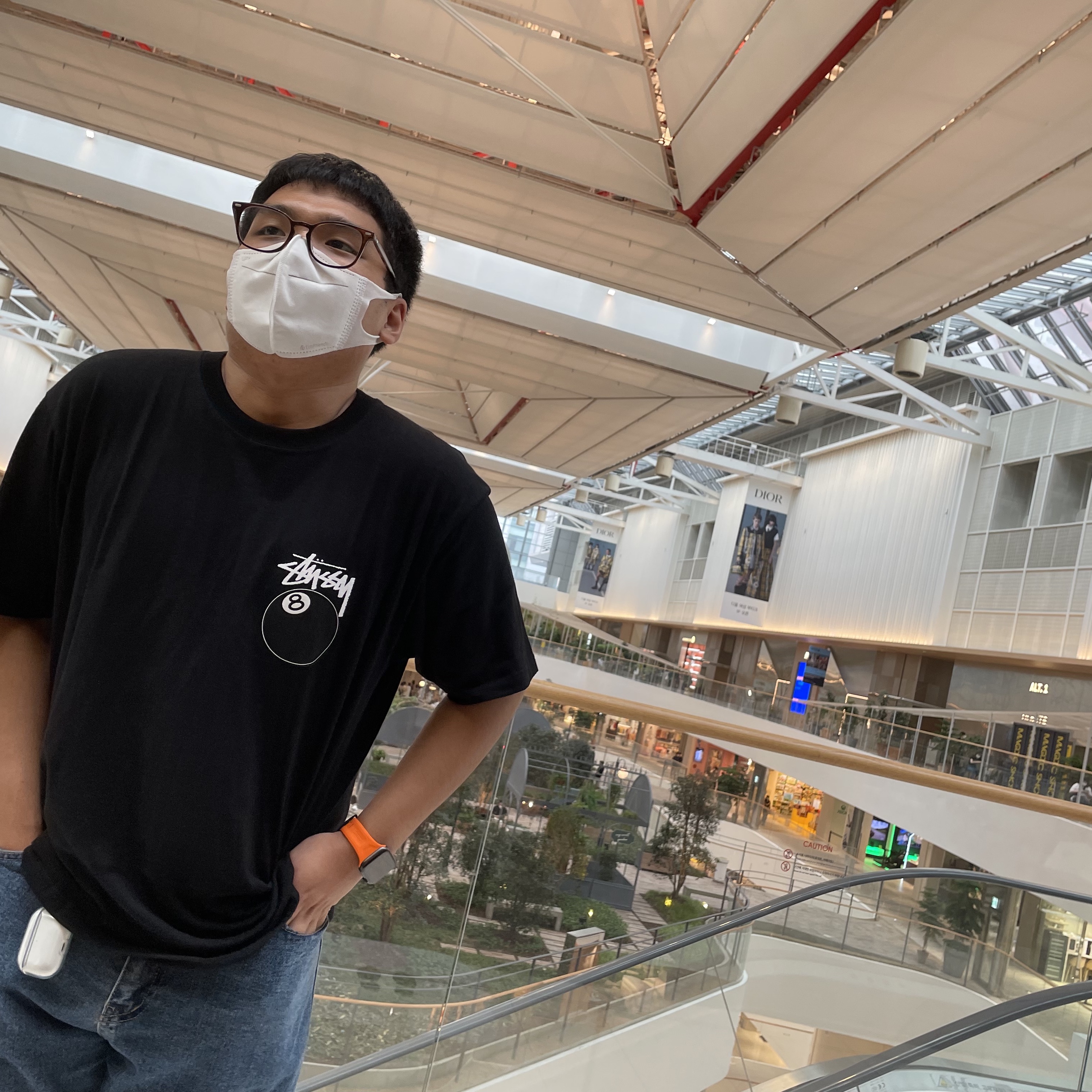 Stussy 8 Ball T-Shirt Black - 22SS, Apple Watch Nike SE 44mm GPS Space Gray Aluminum Case with Nike Sport Band Anthracite Black (Korean Ver.) 착용 스타일