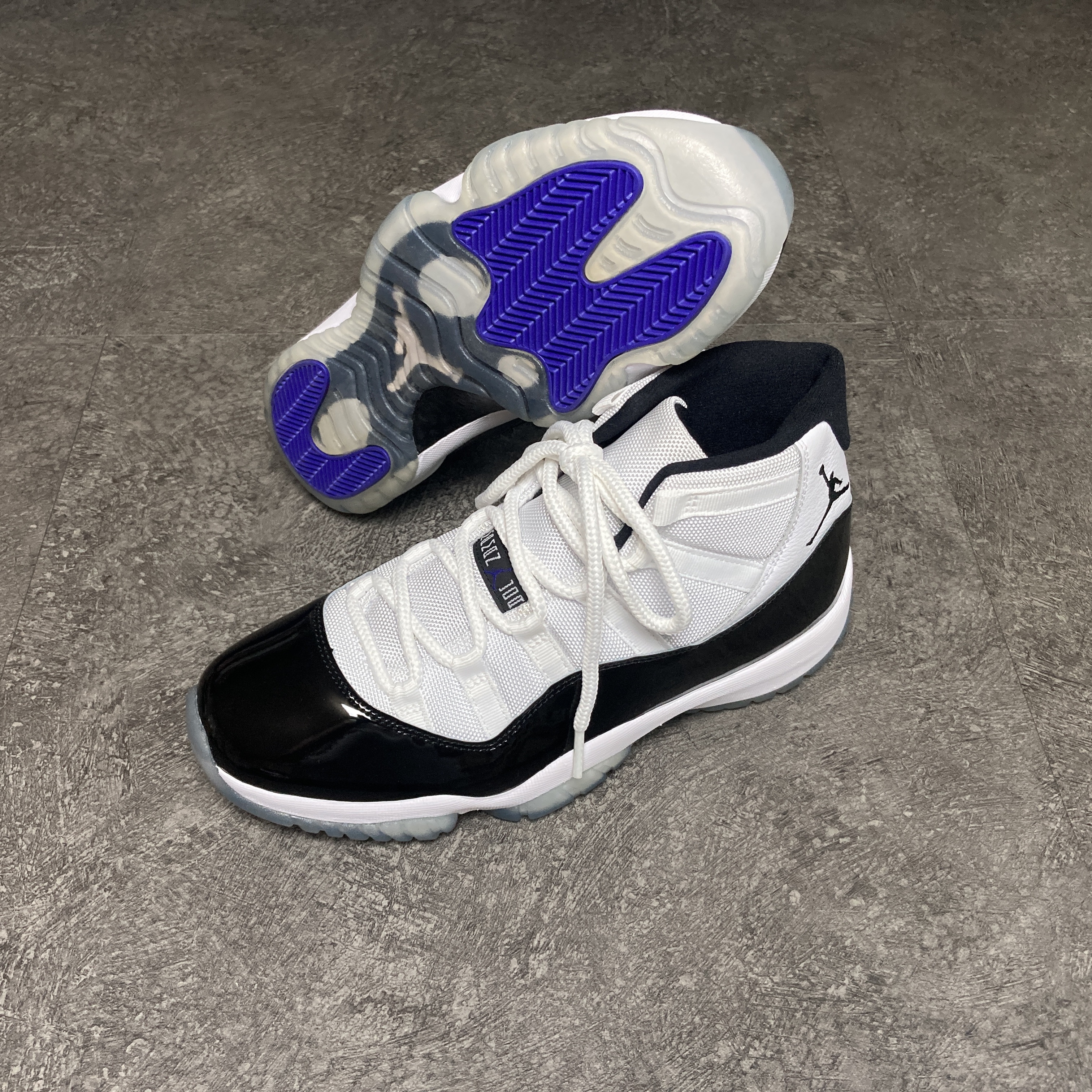Jordan 11 Retro Concord 2018 착용 스타일 - 3