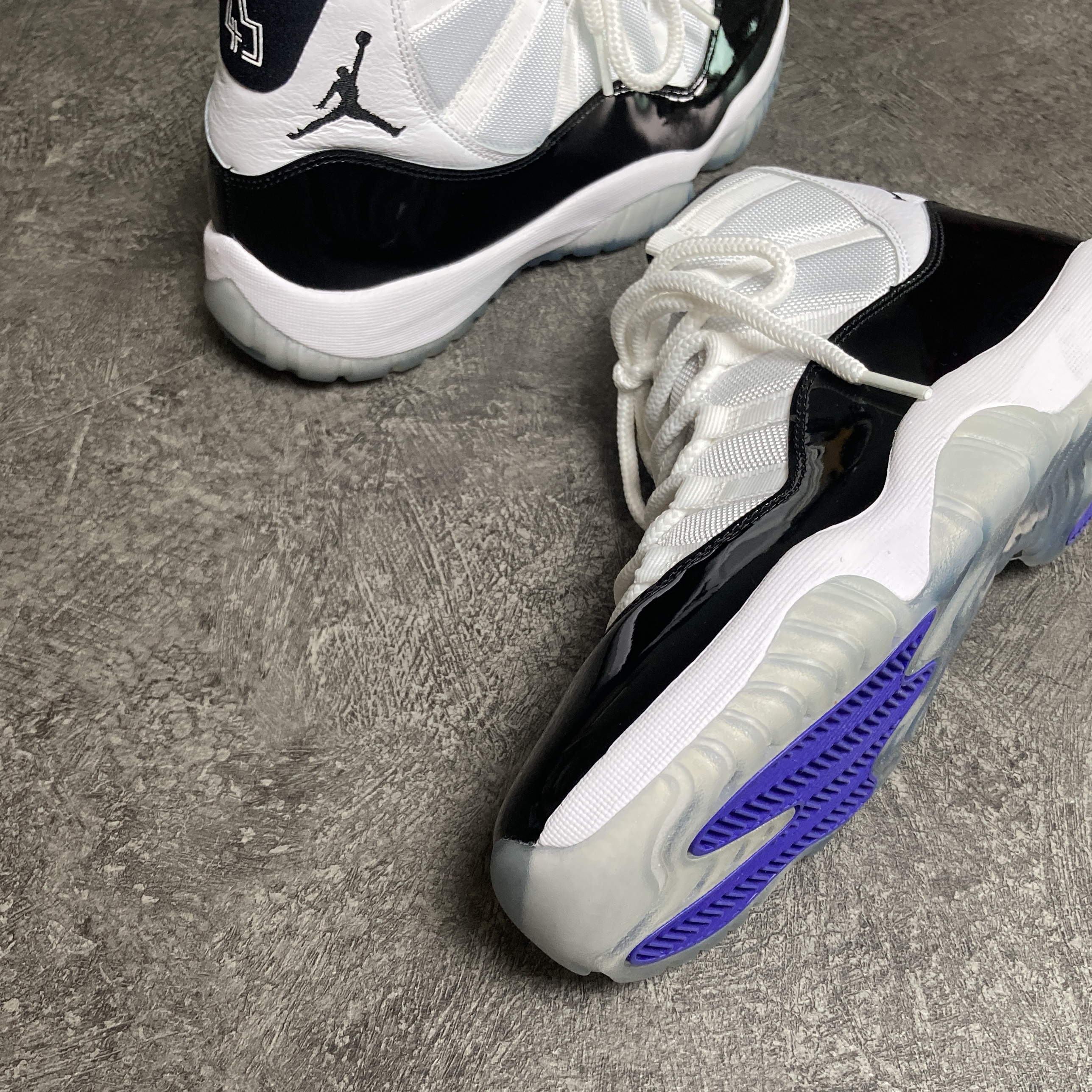 Jordan 11 Retro Concord 2018 착용 스타일 - 1