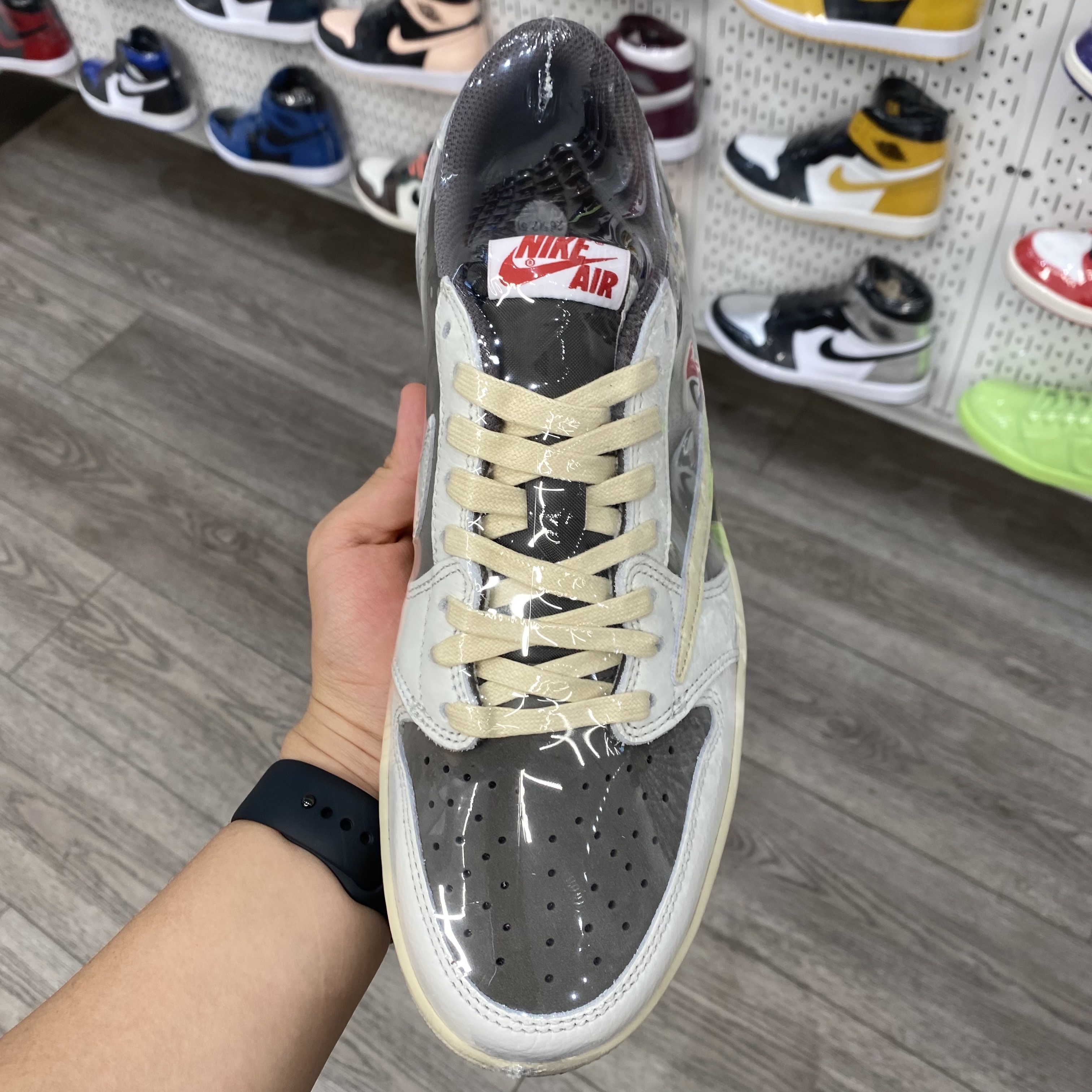 Jordan 1 x Travis Scott Retro Low OG SP Sail and Ridgerock, Jordan 1 x Travis Scott x Fragment Retro Low OG SP Military Blue 착용 스타일 - 4